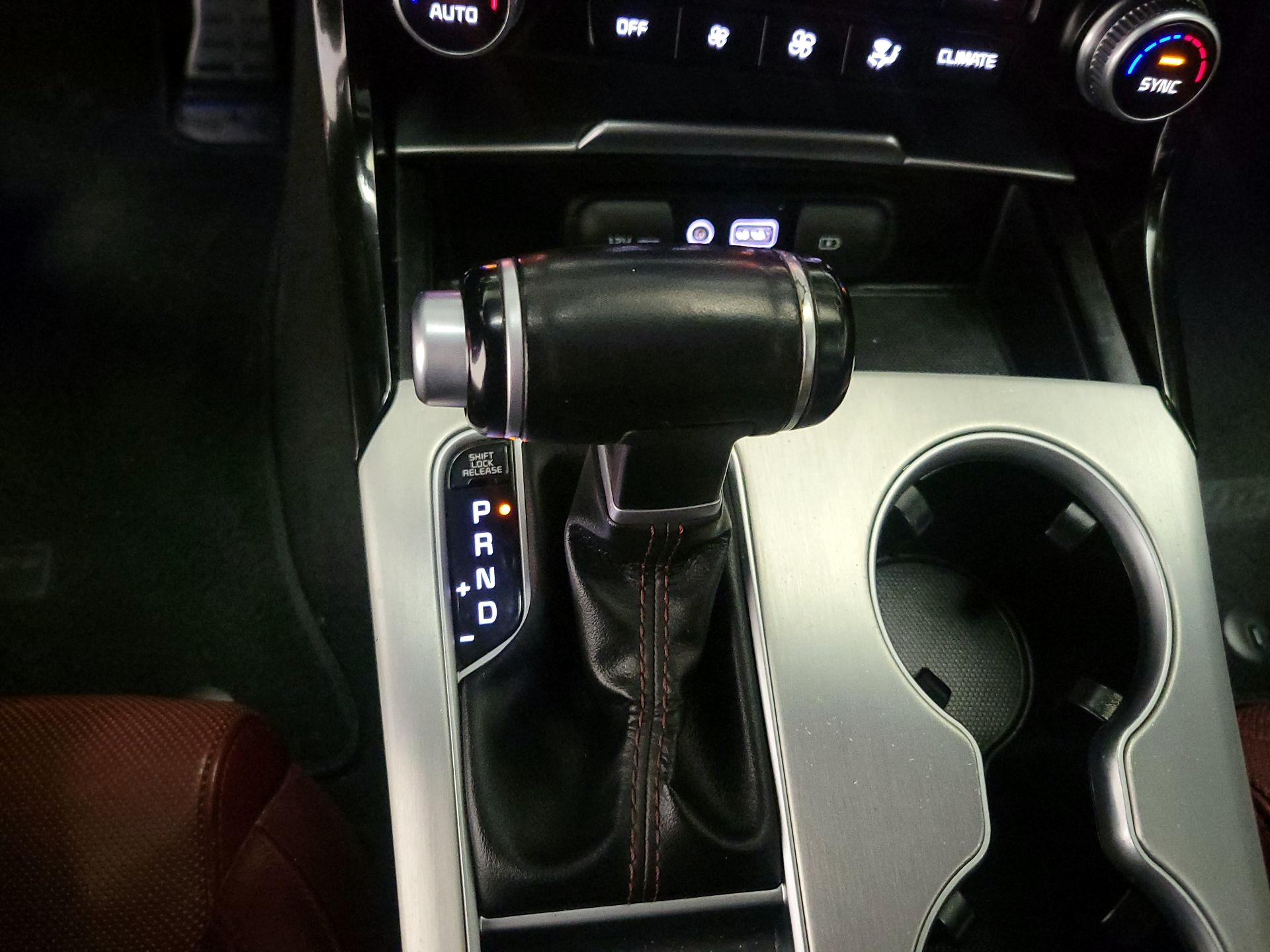 Thumbnail: 2018 Kia Stinger - 18