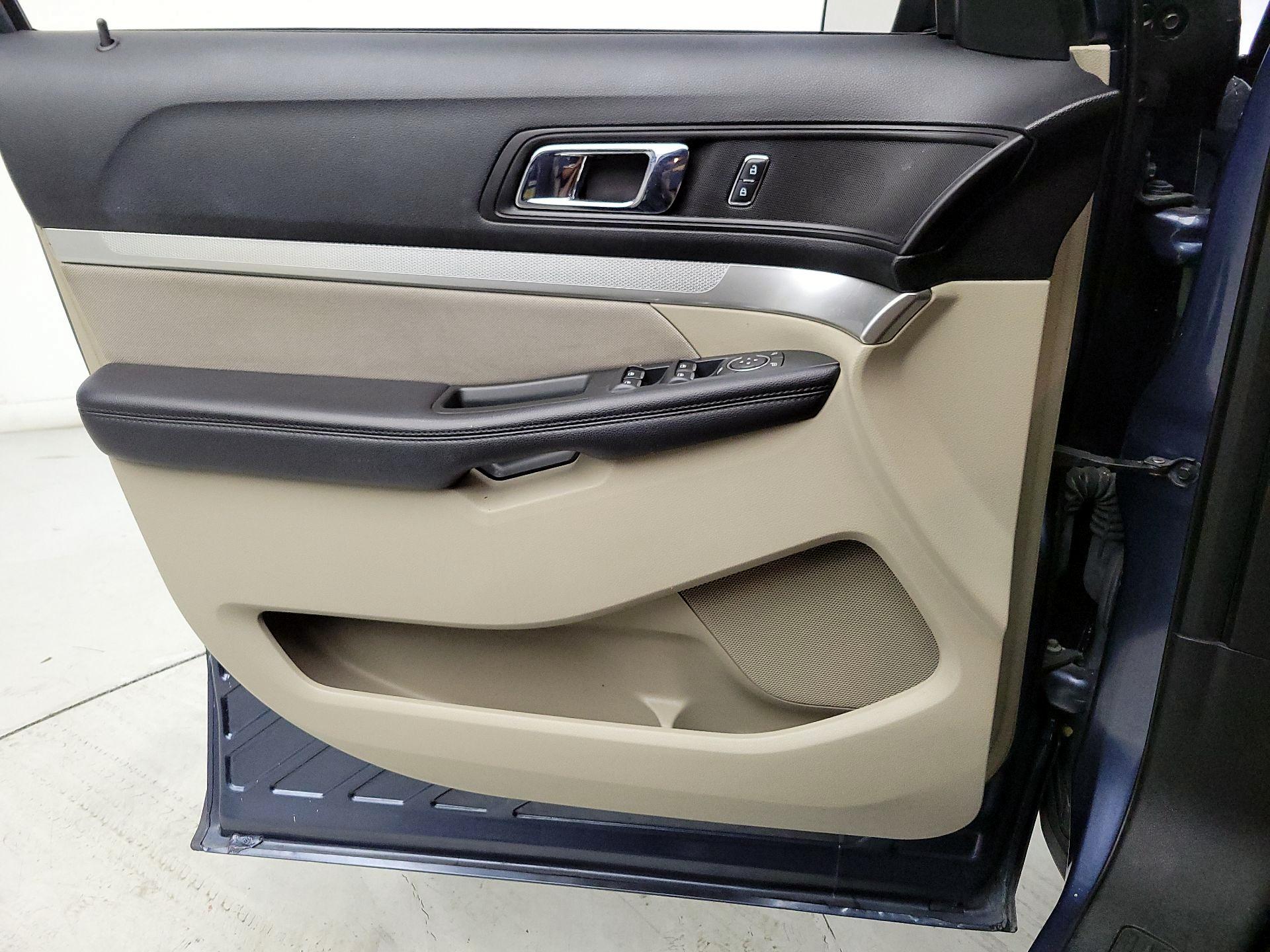 Thumbnail: 2019 Ford Explorer - 12