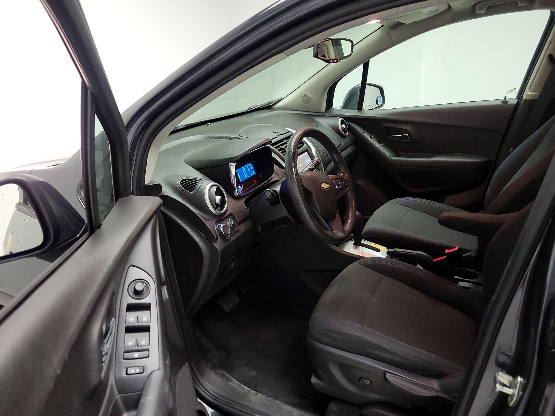 Thumbnail: 2016 Chevrolet Trax - 11