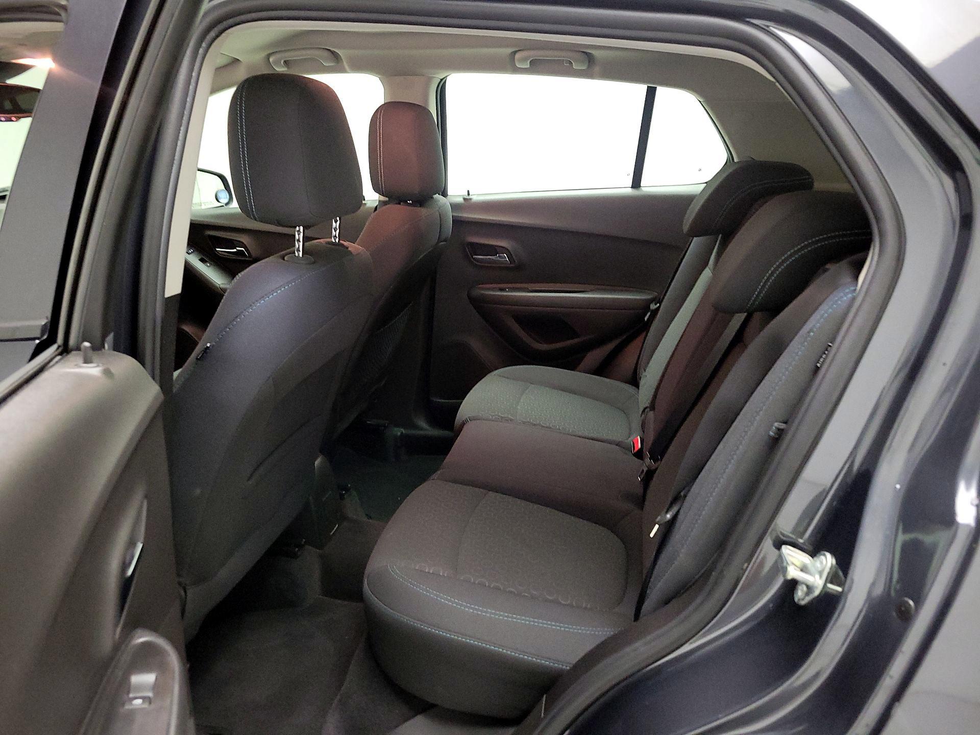 Thumbnail: 2016 Chevrolet Trax - 18