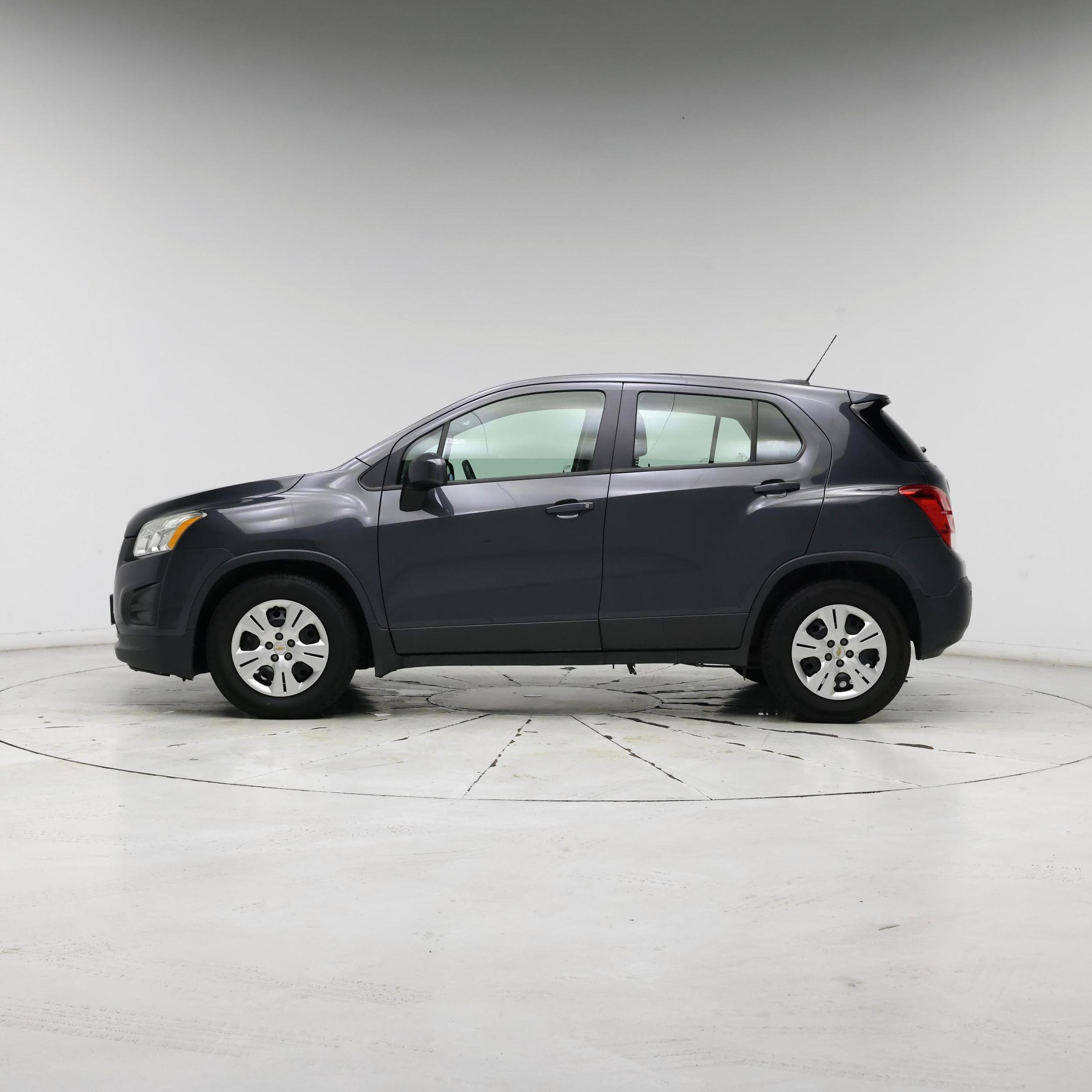 Thumbnail: 2016 Chevrolet Trax - 3