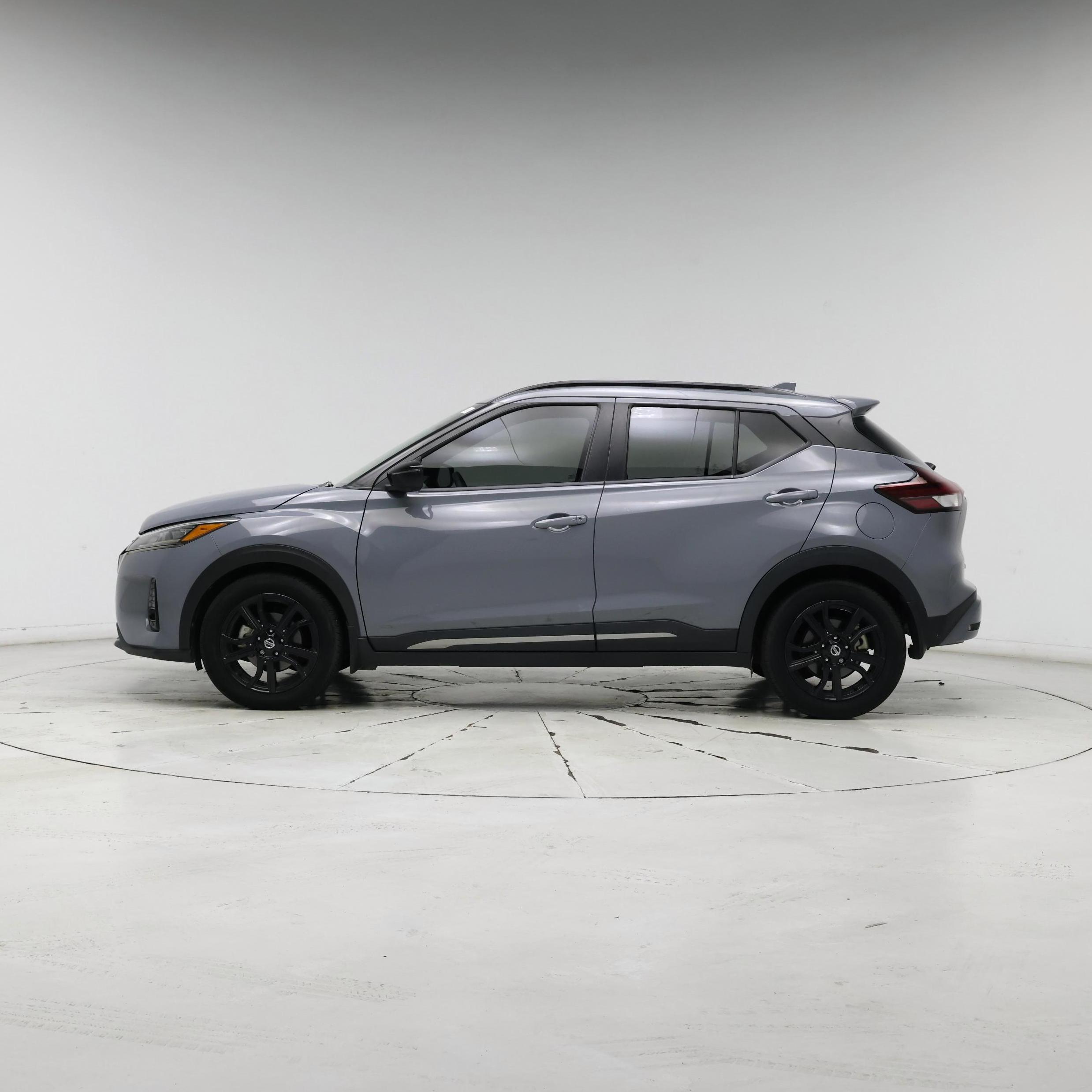 Thumbnail: 2021 Nissan Kicks - 3