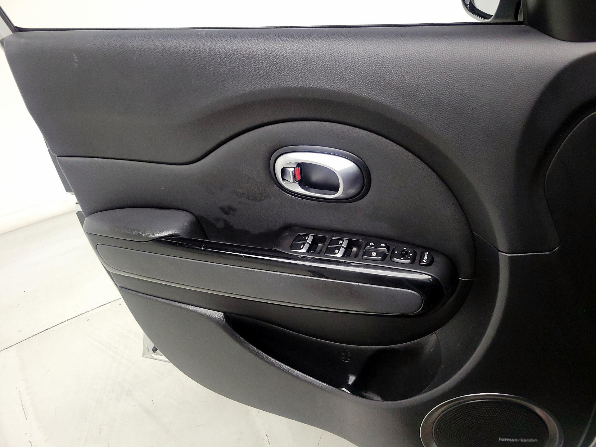 Thumbnail: 2017 Kia Soul - 12