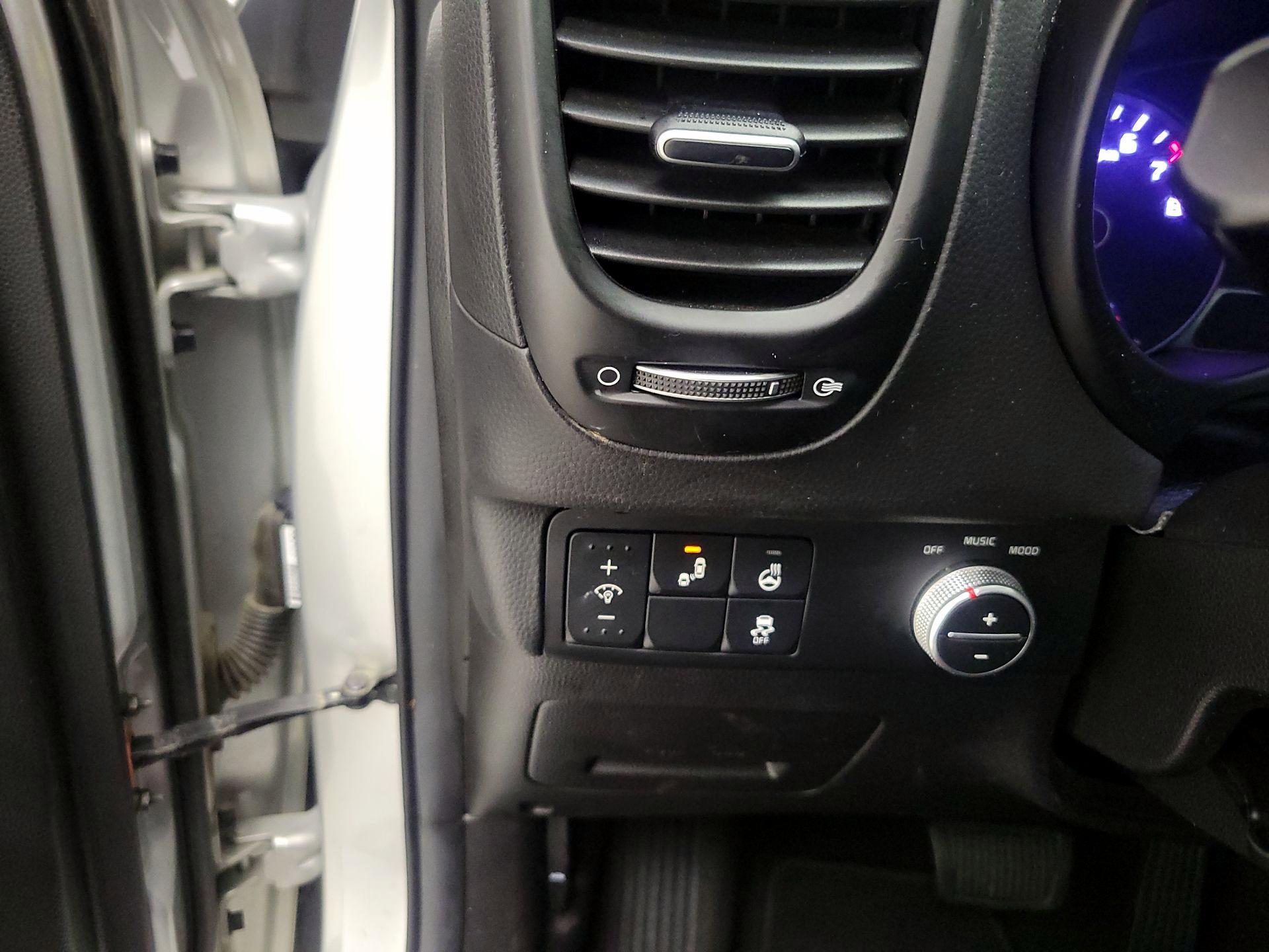 Thumbnail: 2017 Kia Soul - 13