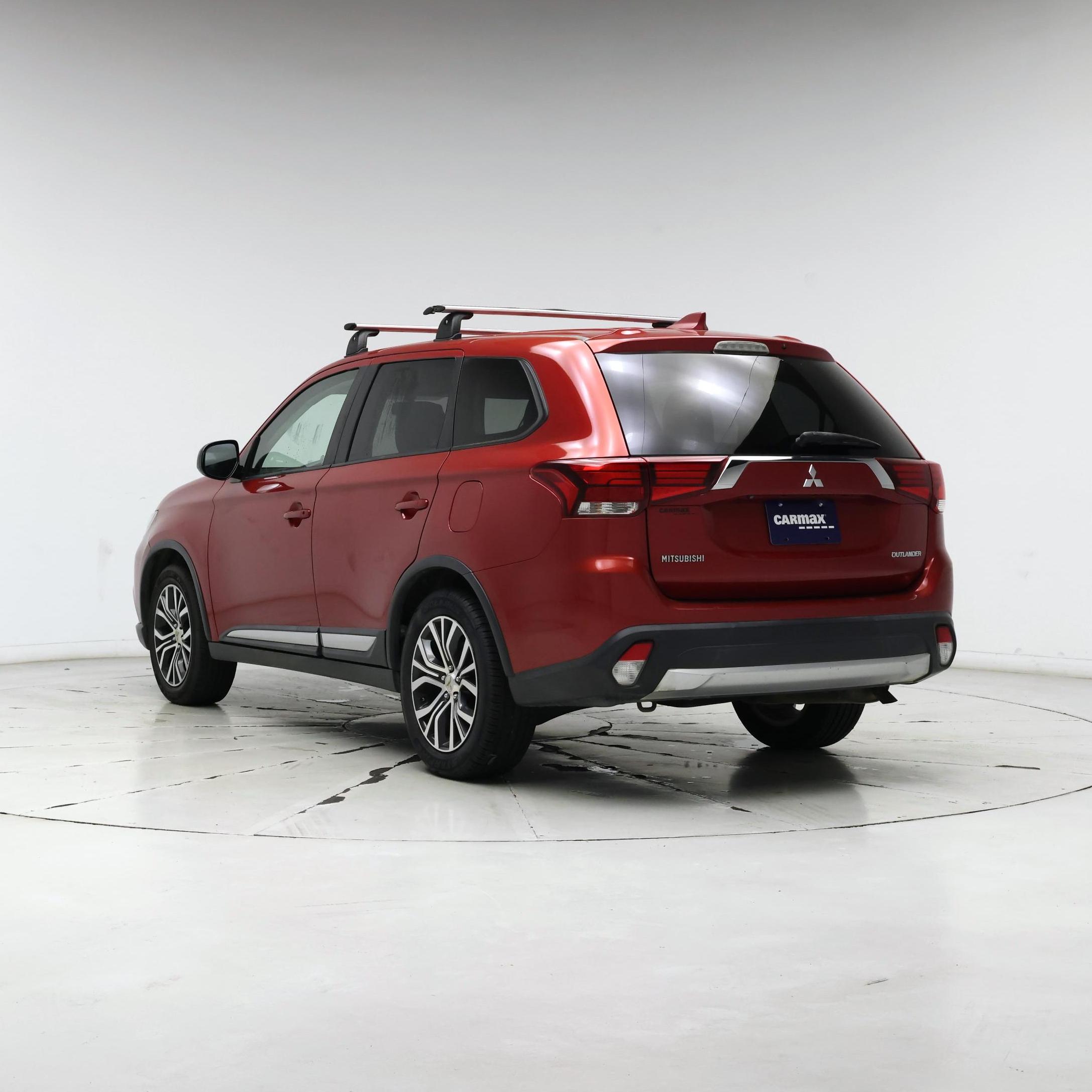 Thumbnail: 2017 Mitsubishi Outlander - 2