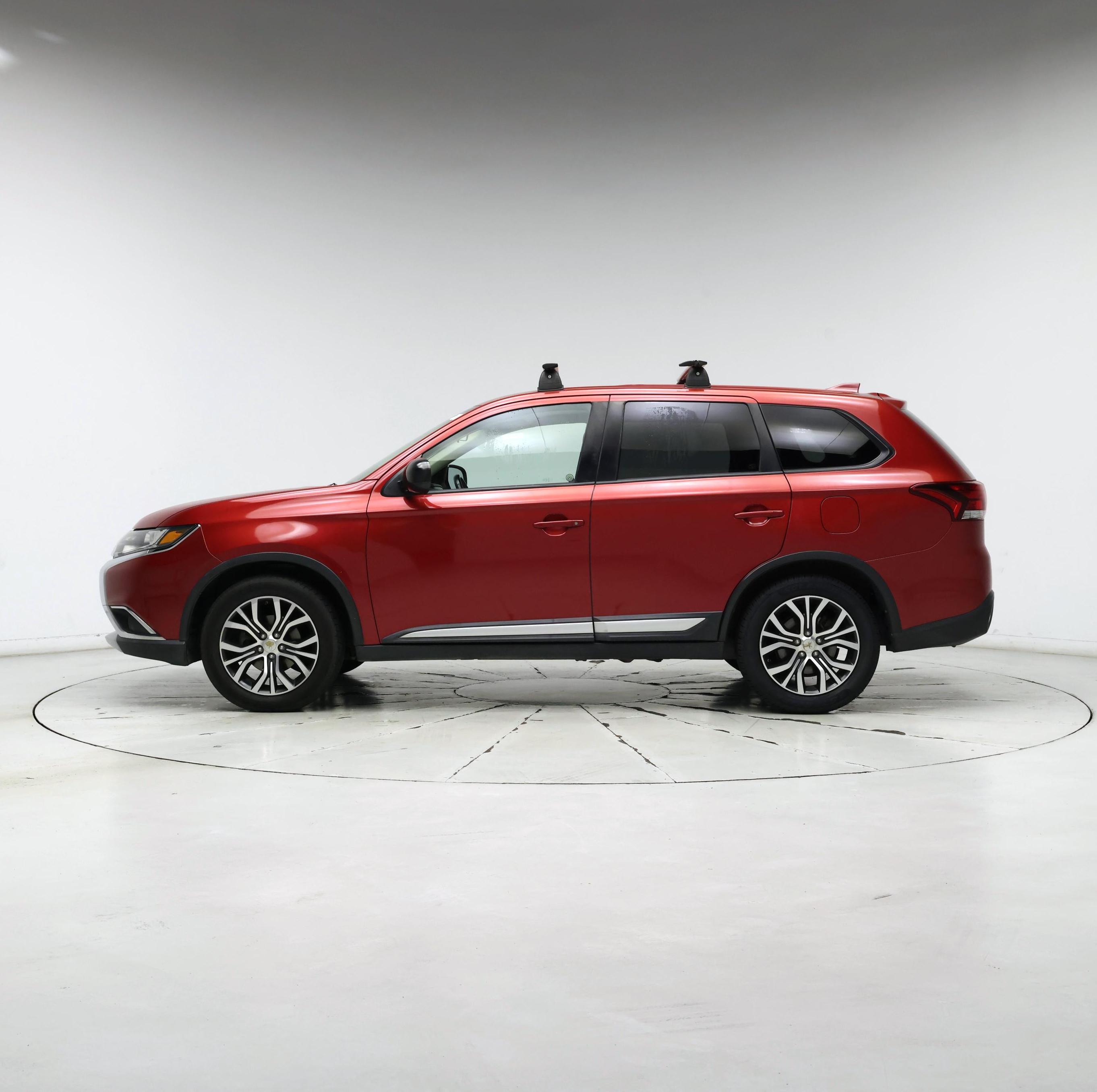 Thumbnail: 2017 Mitsubishi Outlander - 3