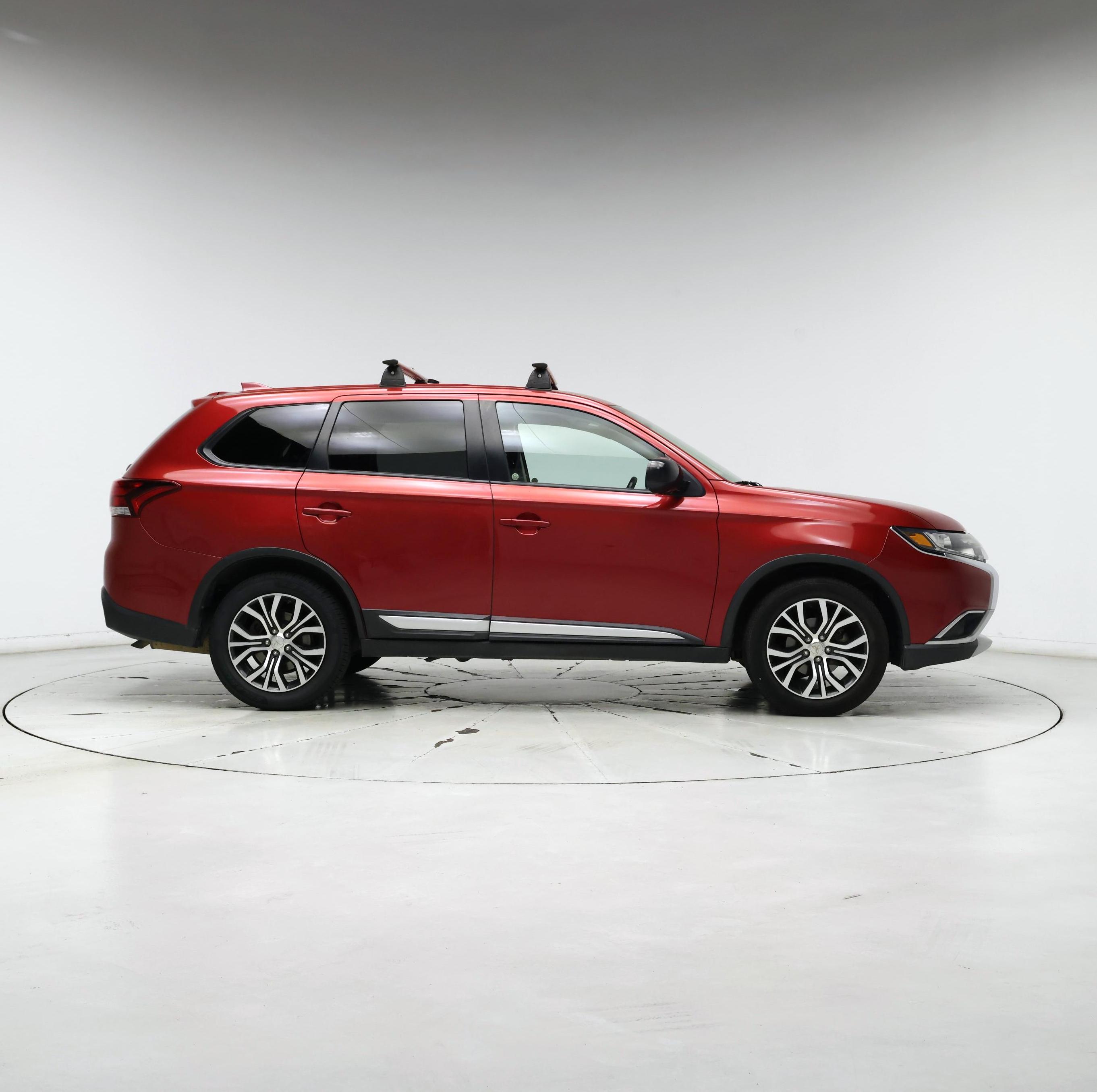 Thumbnail: 2017 Mitsubishi Outlander - 7