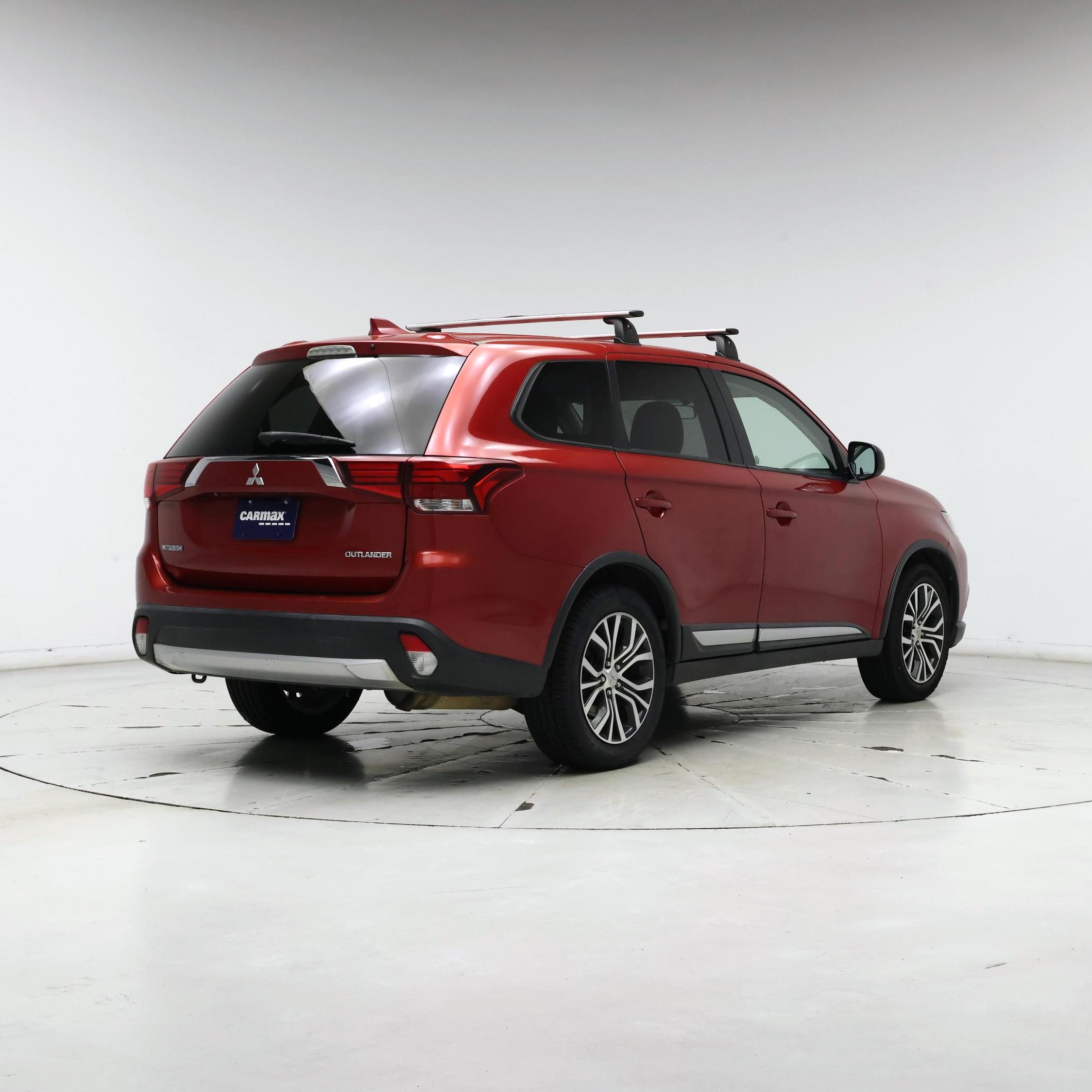 Thumbnail: 2017 Mitsubishi Outlander - 8