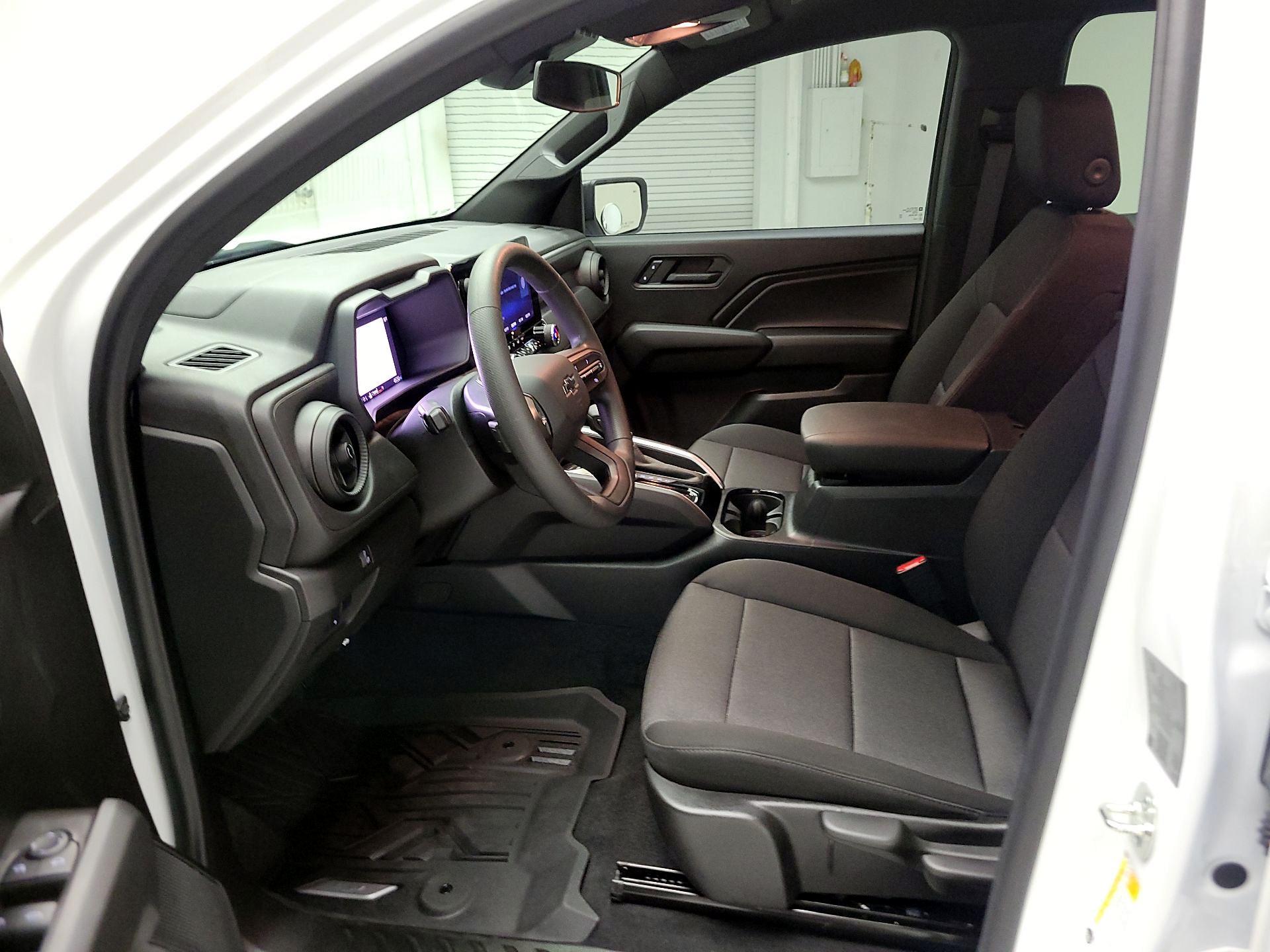 Thumbnail: 2025 Chevrolet Colorado - 11