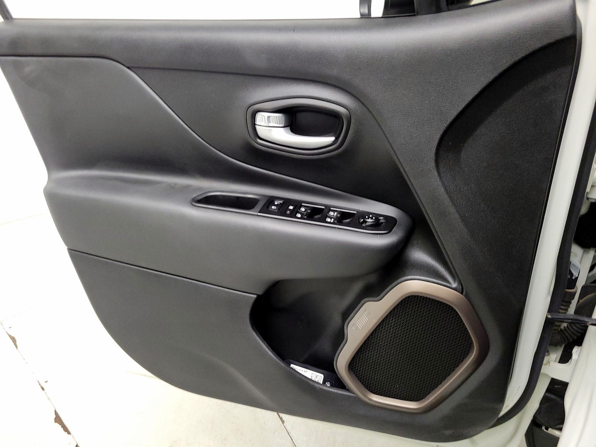 Thumbnail: 2023 Jeep Renegade - 12