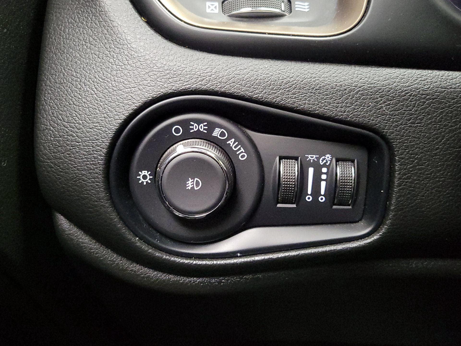 Thumbnail: 2023 Jeep Renegade - 13