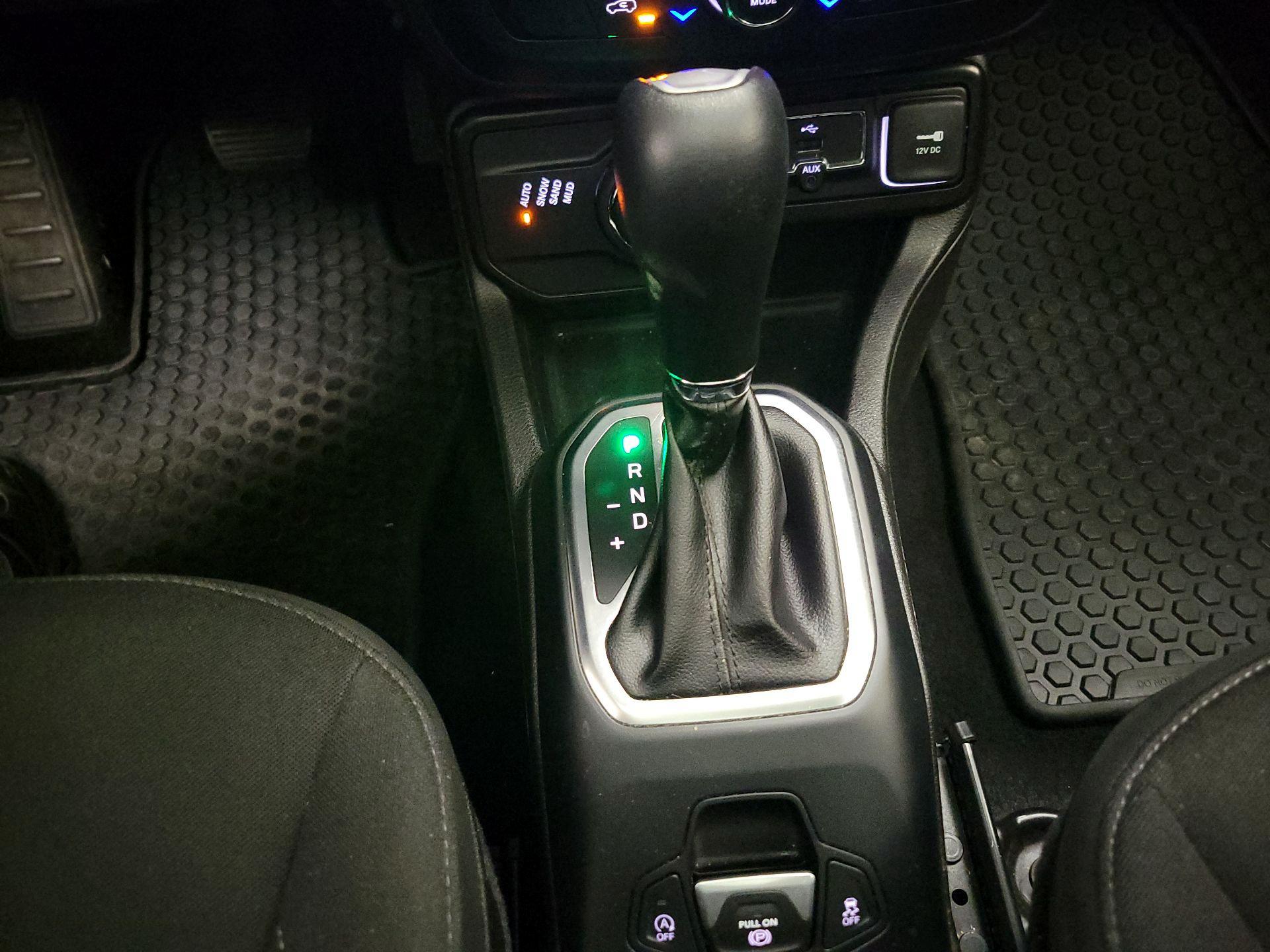 Thumbnail: 2023 Jeep Renegade - 18