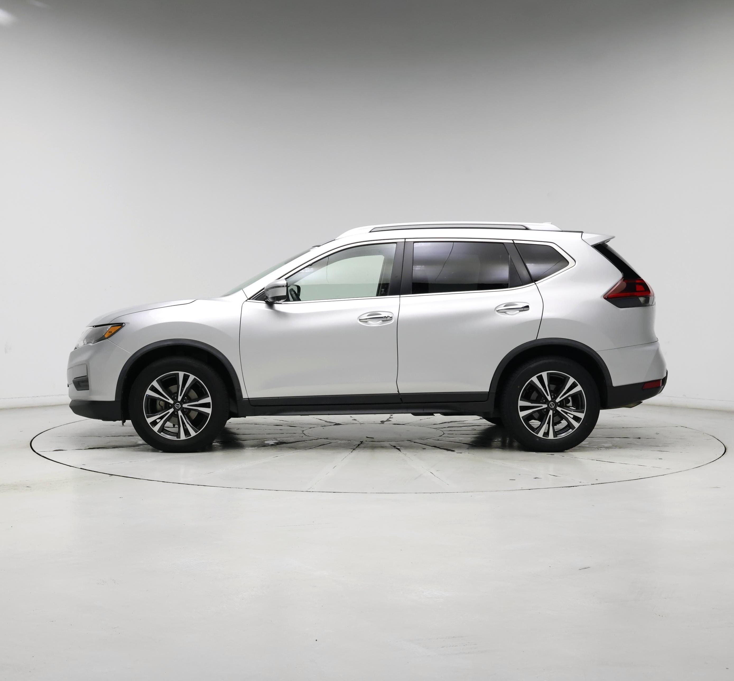 Thumbnail: 2020 Nissan Rogue - 3