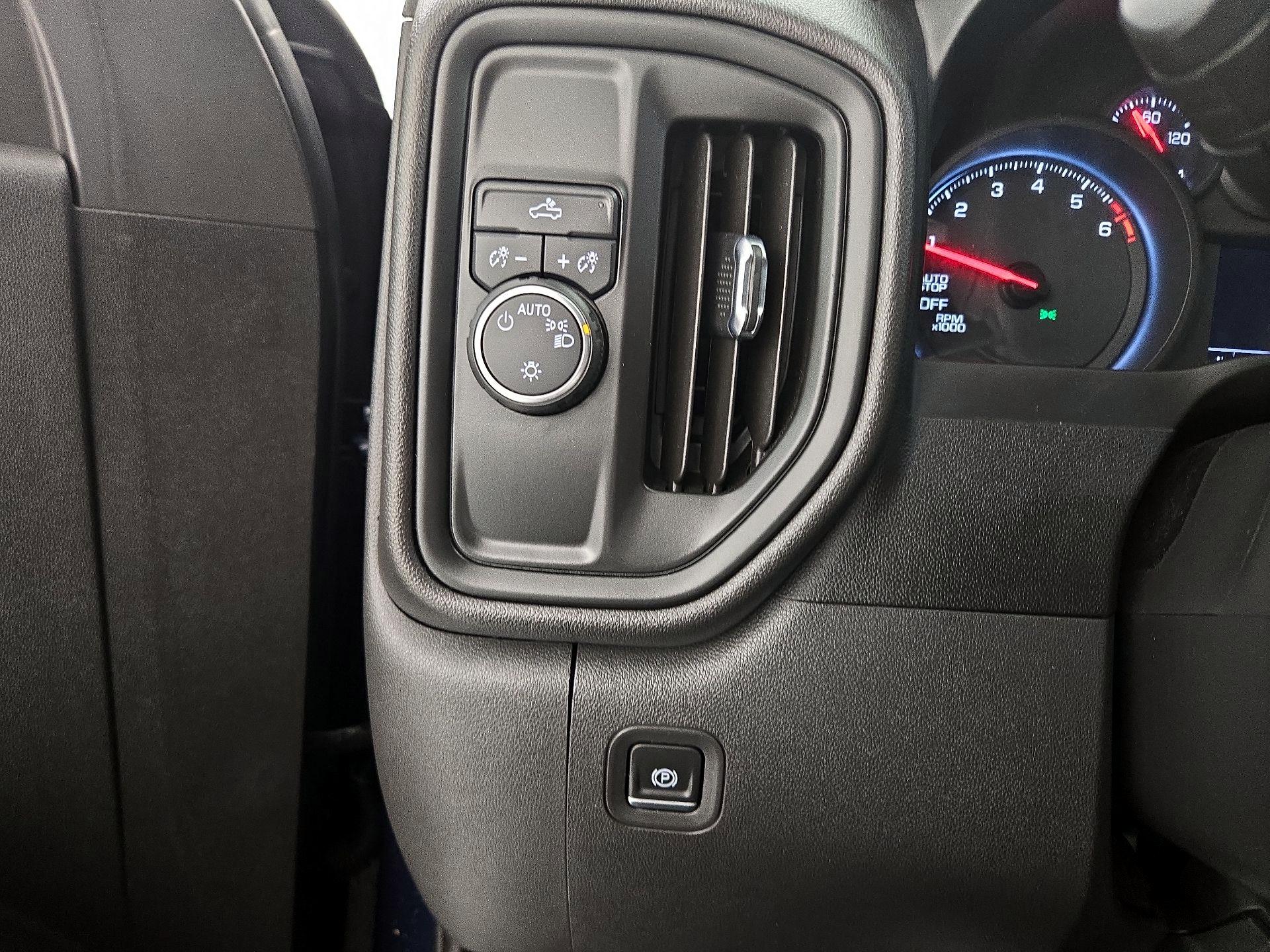 Thumbnail: 2021 Chevrolet Silverado 1500 - 13