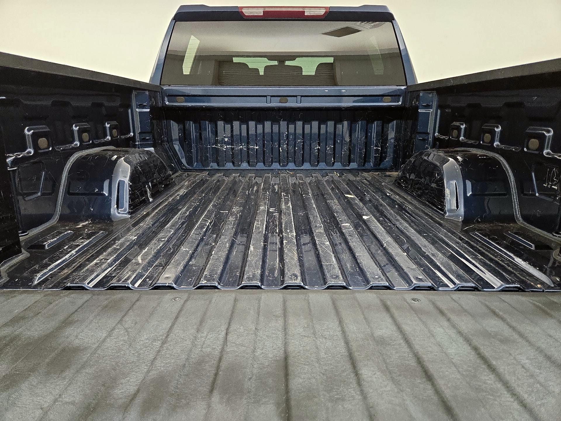 Thumbnail: 2021 Chevrolet Silverado 1500 - 19