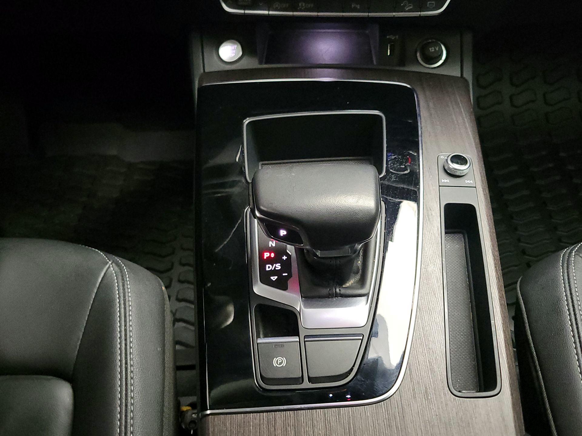 Thumbnail: 2023 Audi Q5 - 17