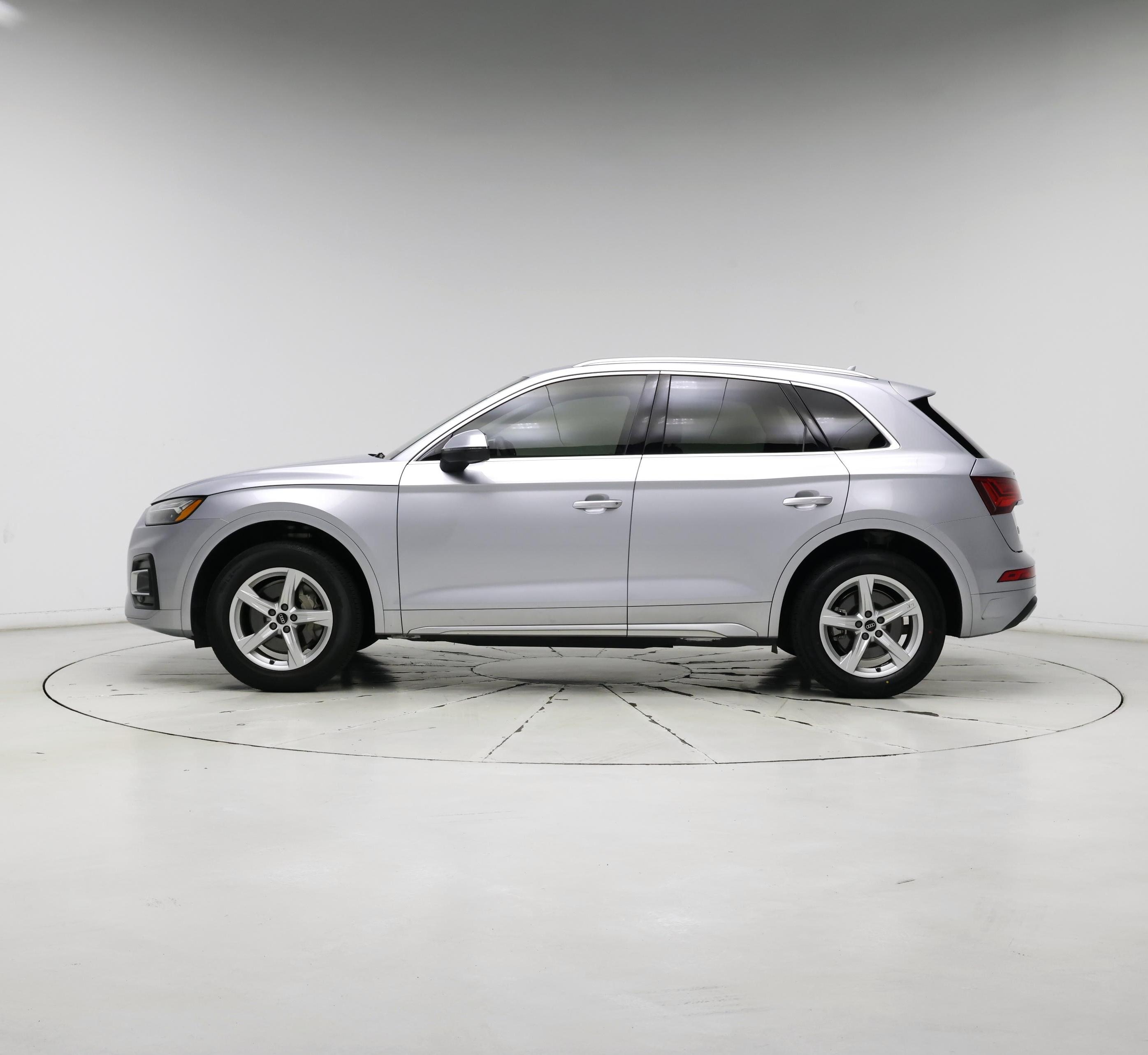 Thumbnail: 2023 Audi Q5 - 3