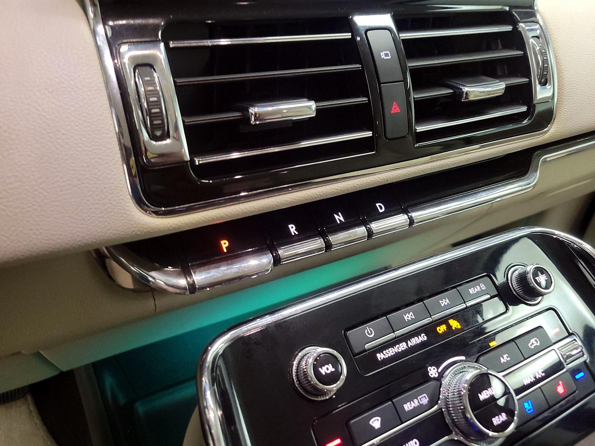 Thumbnail: 2020 Lincoln Navigator - 18