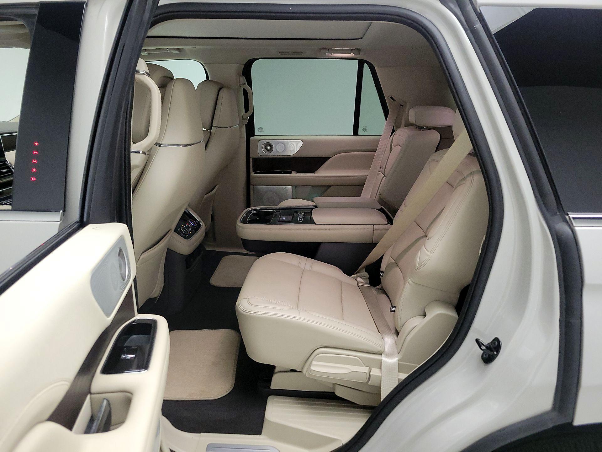 Thumbnail: 2020 Lincoln Navigator - 20