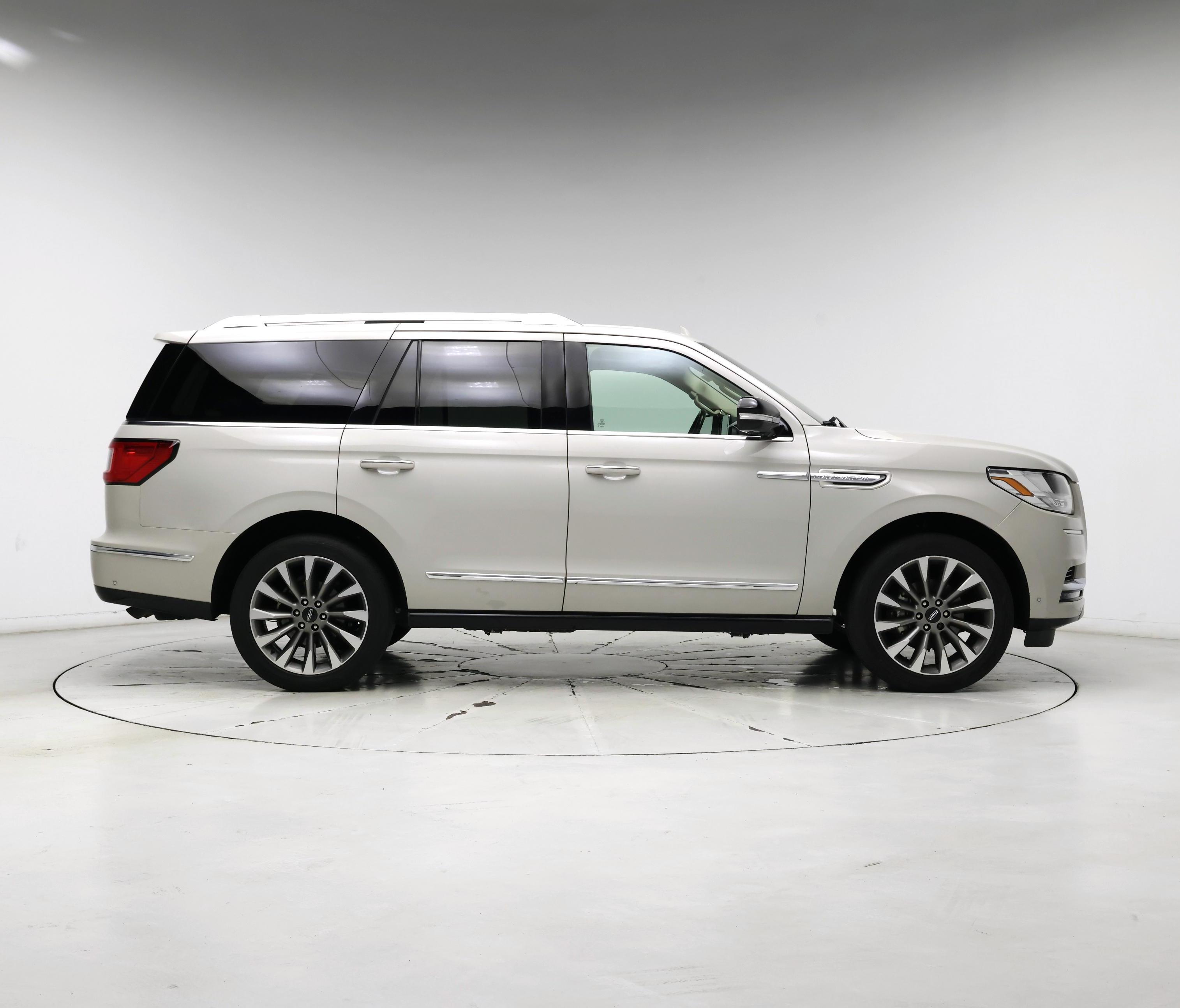Thumbnail: 2020 Lincoln Navigator - 7