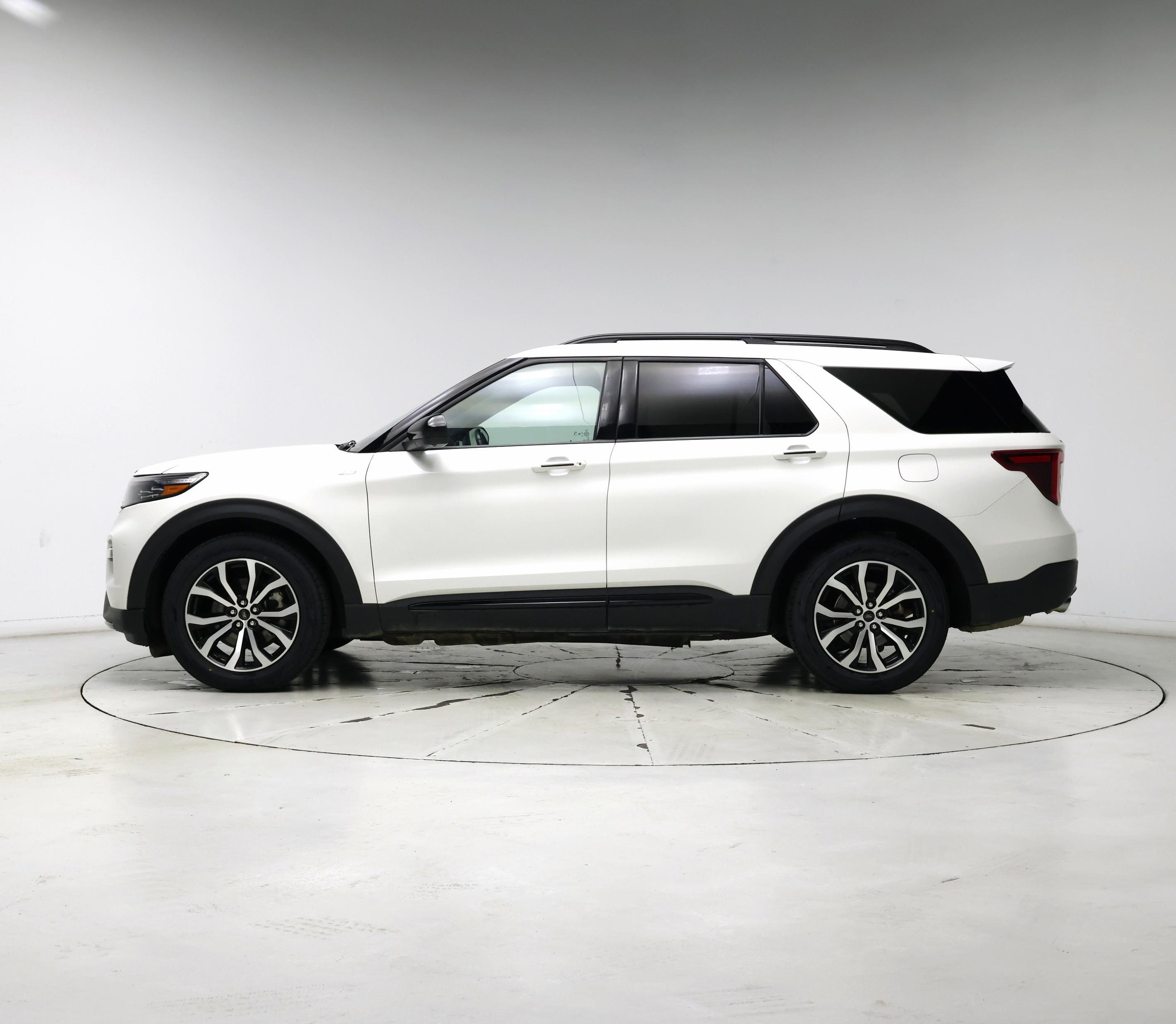 Thumbnail: 2022 Ford Explorer - 3