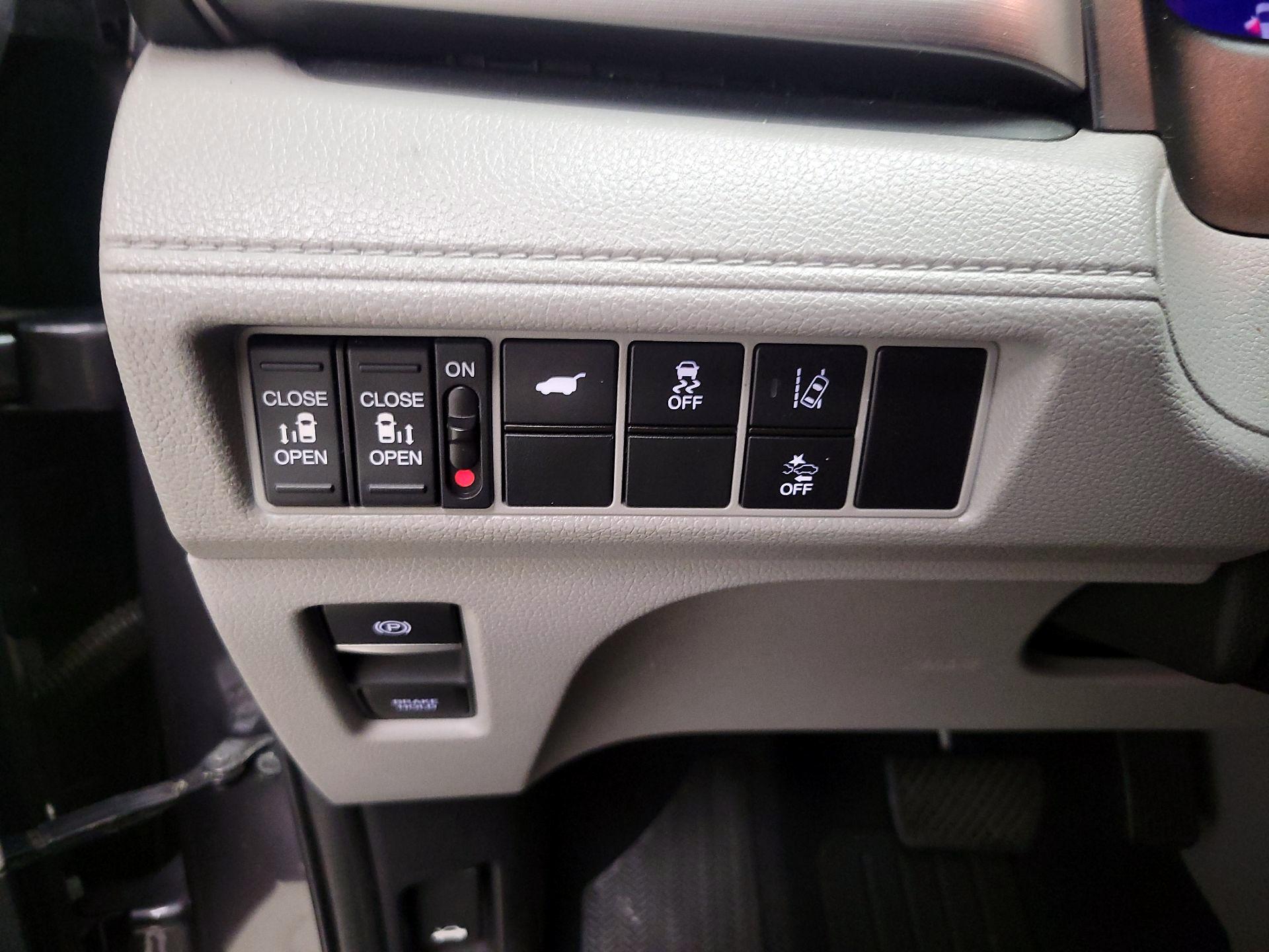 Thumbnail: 2018 Honda Odyssey - 13