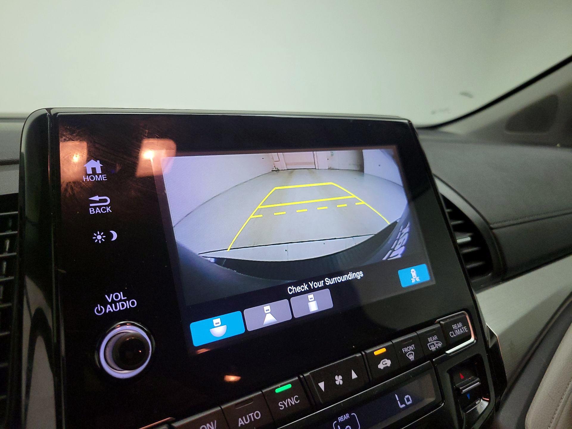 Thumbnail: 2018 Honda Odyssey - 14