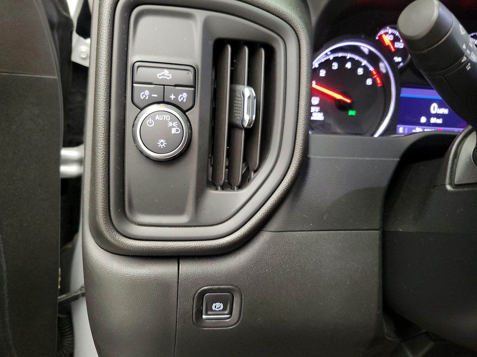 Thumbnail: 2021 Chevrolet Silverado 1500 - 13