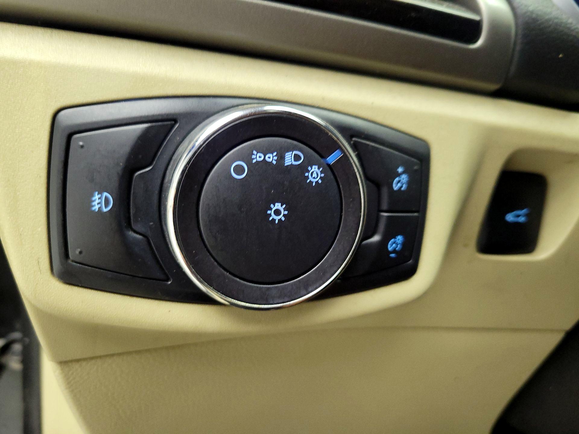 Thumbnail: 2015 Ford Fusion - 13