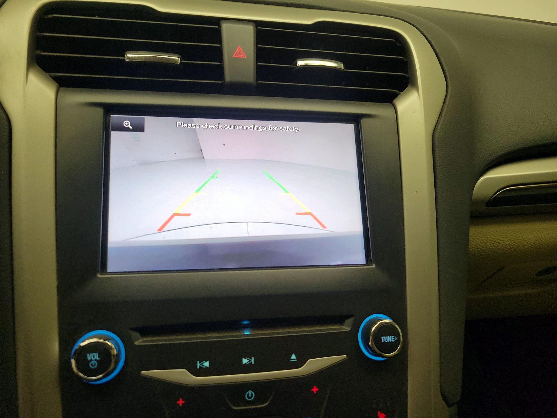 Thumbnail: 2015 Ford Fusion - 15