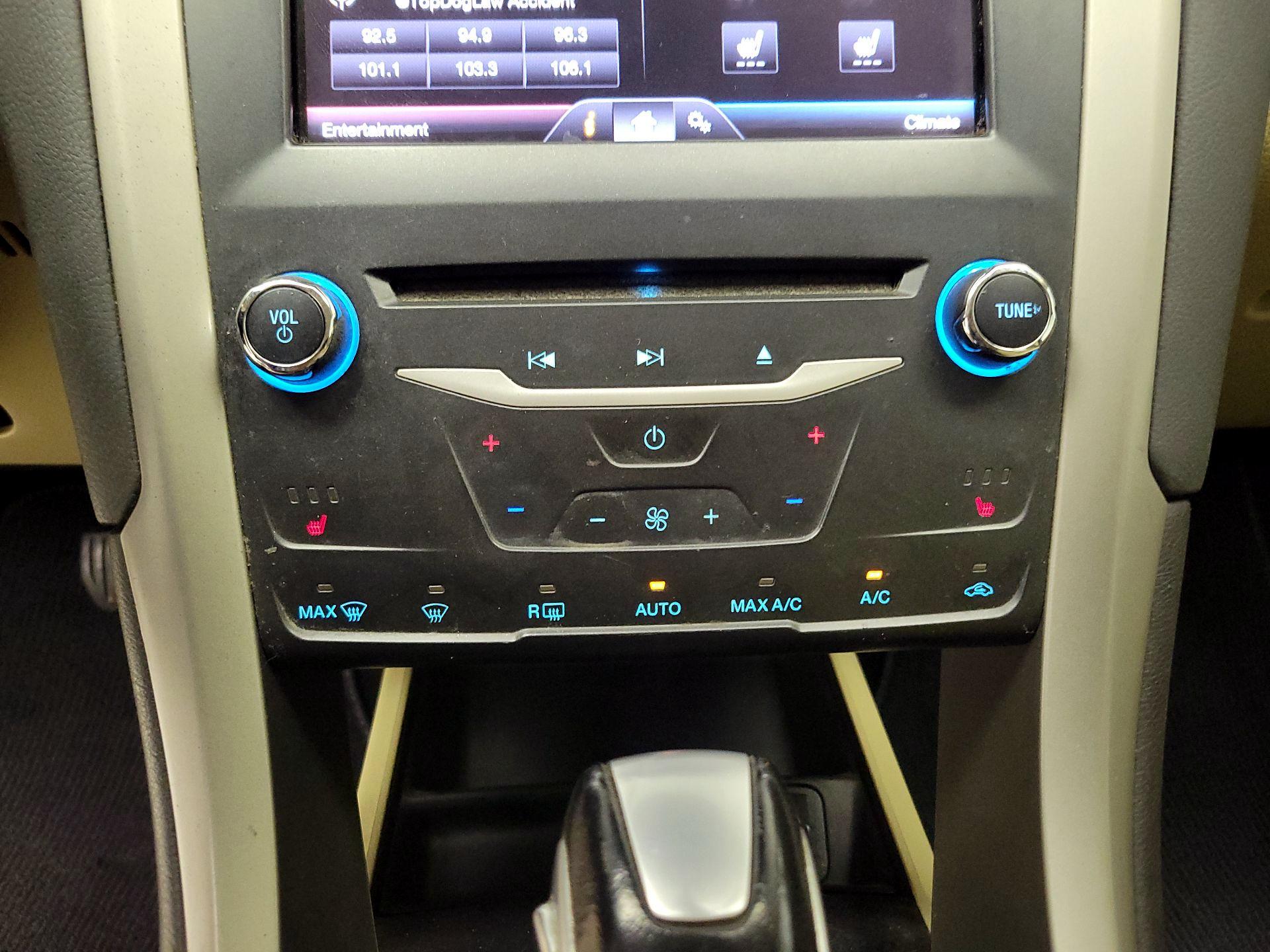 Thumbnail: 2015 Ford Fusion - 17