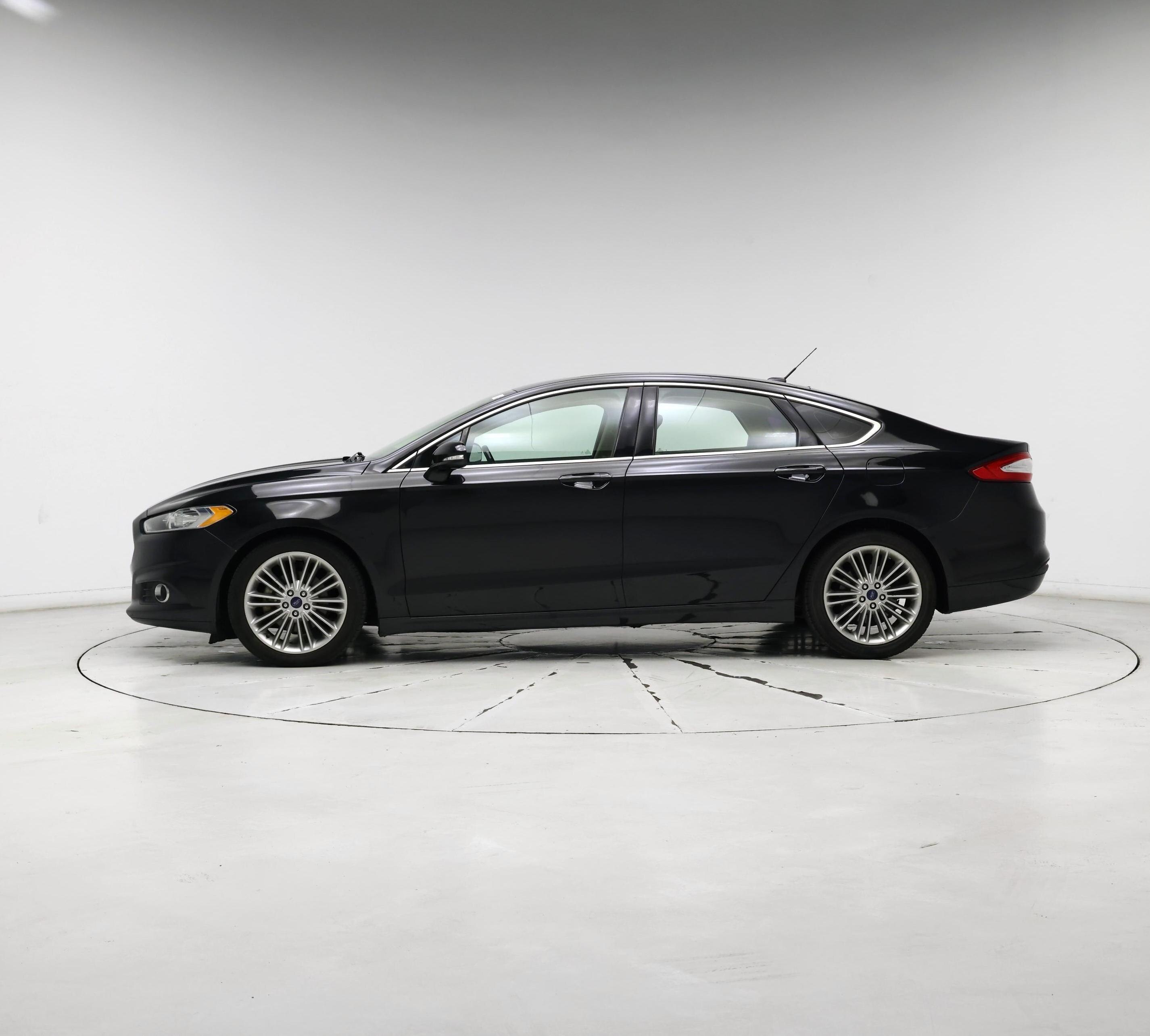 Thumbnail: 2015 Ford Fusion - 3