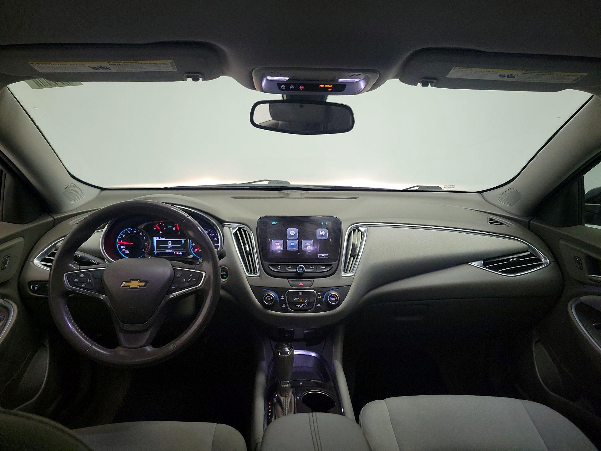 Thumbnail: 2018 Chevrolet Malibu - 9