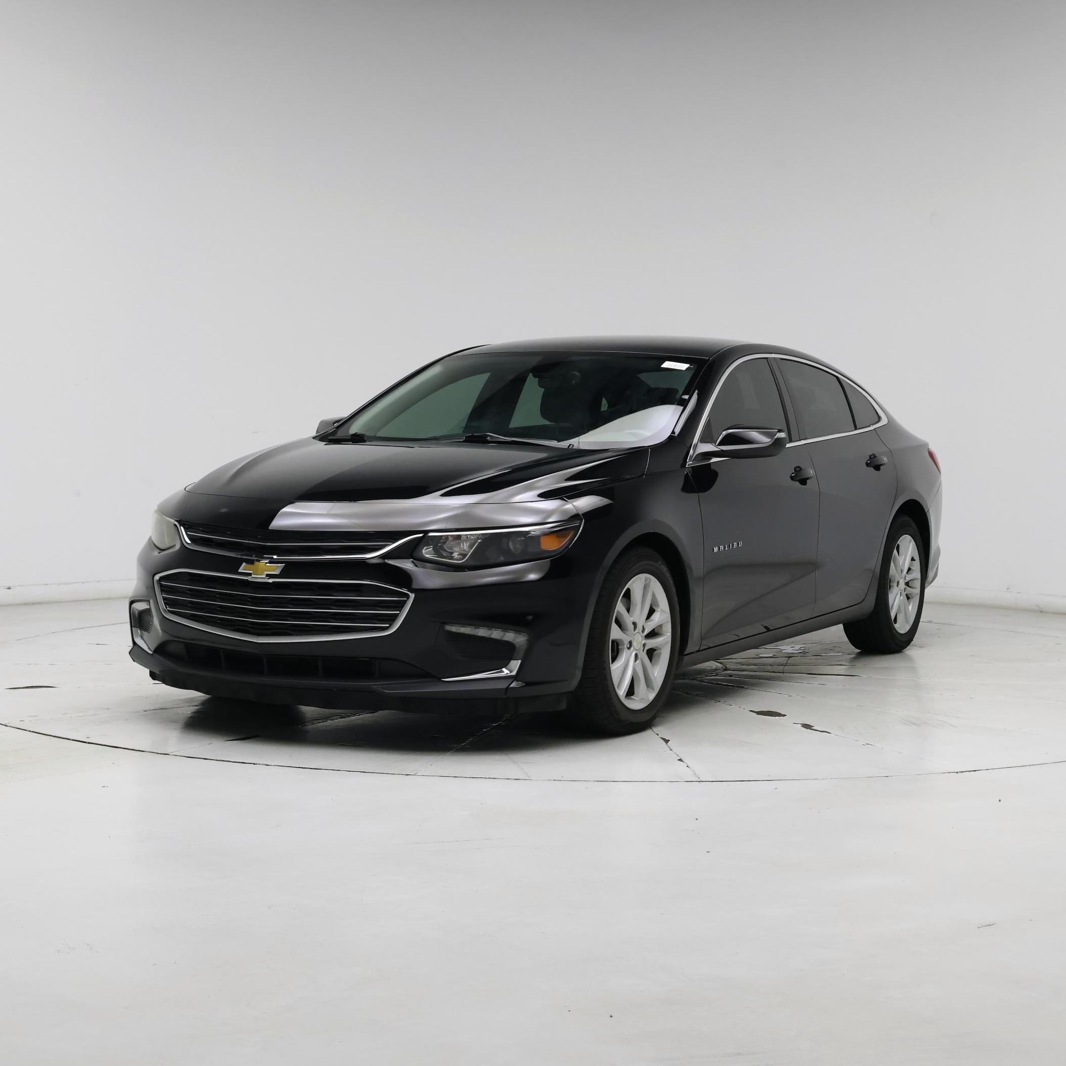 Thumbnail: 2018 Chevrolet Malibu - 4