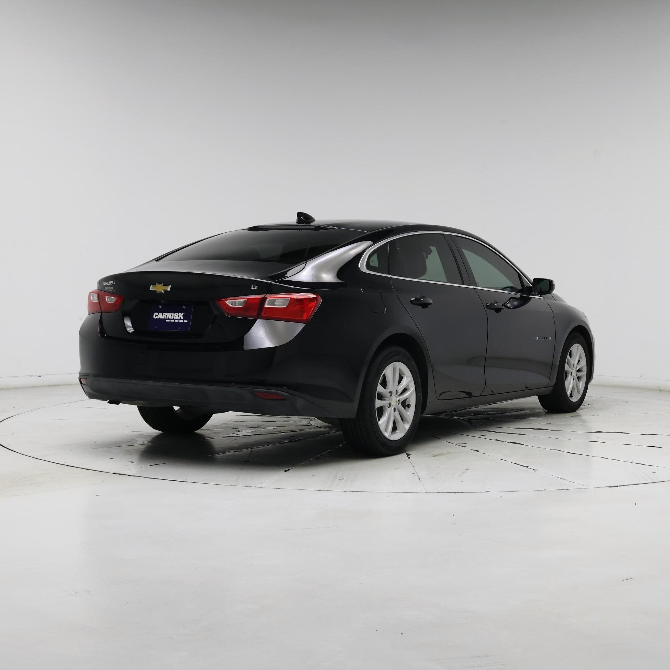 Thumbnail: 2018 Chevrolet Malibu - 8