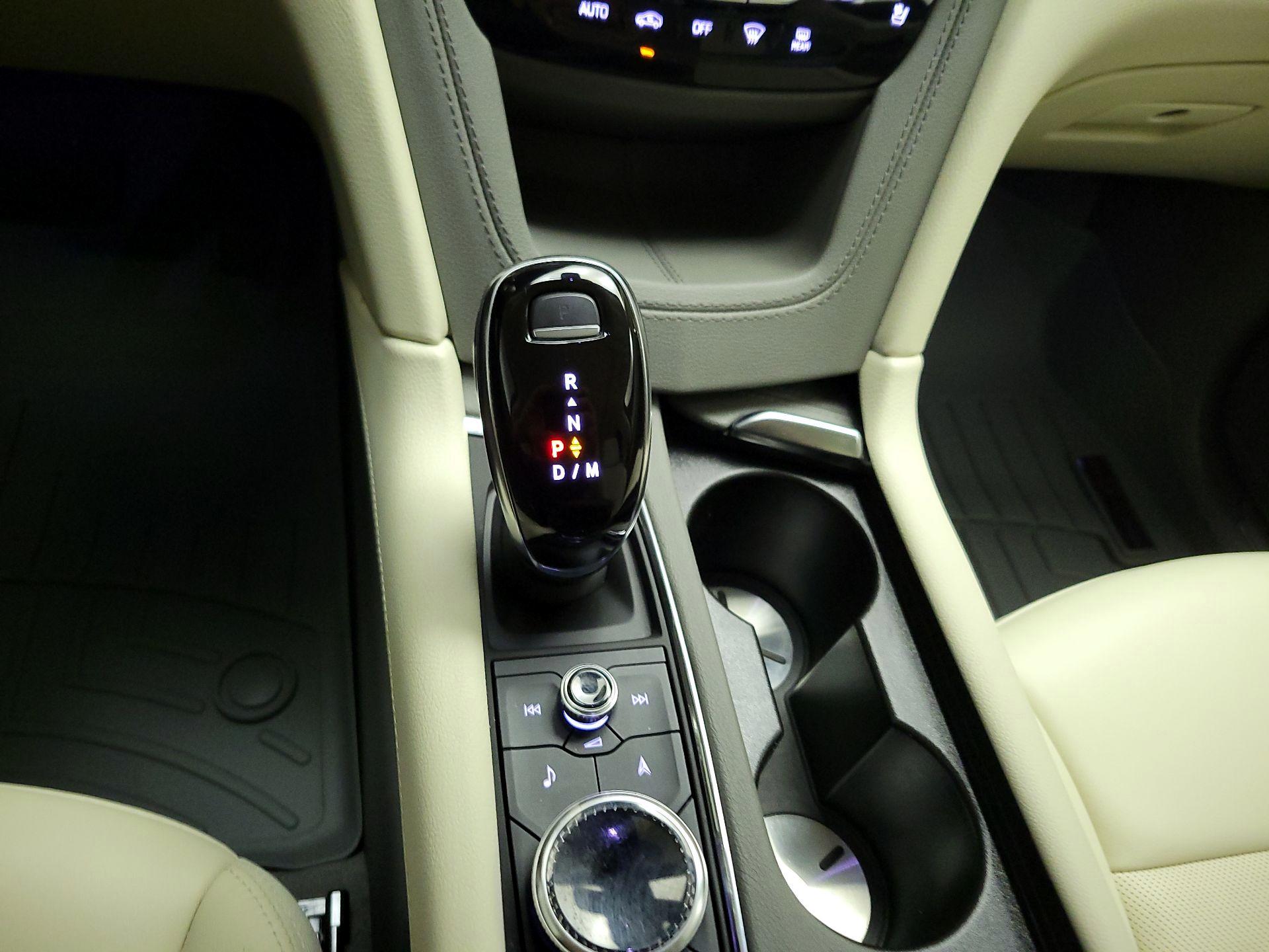 Thumbnail: 2021 Cadillac XT5 - 17