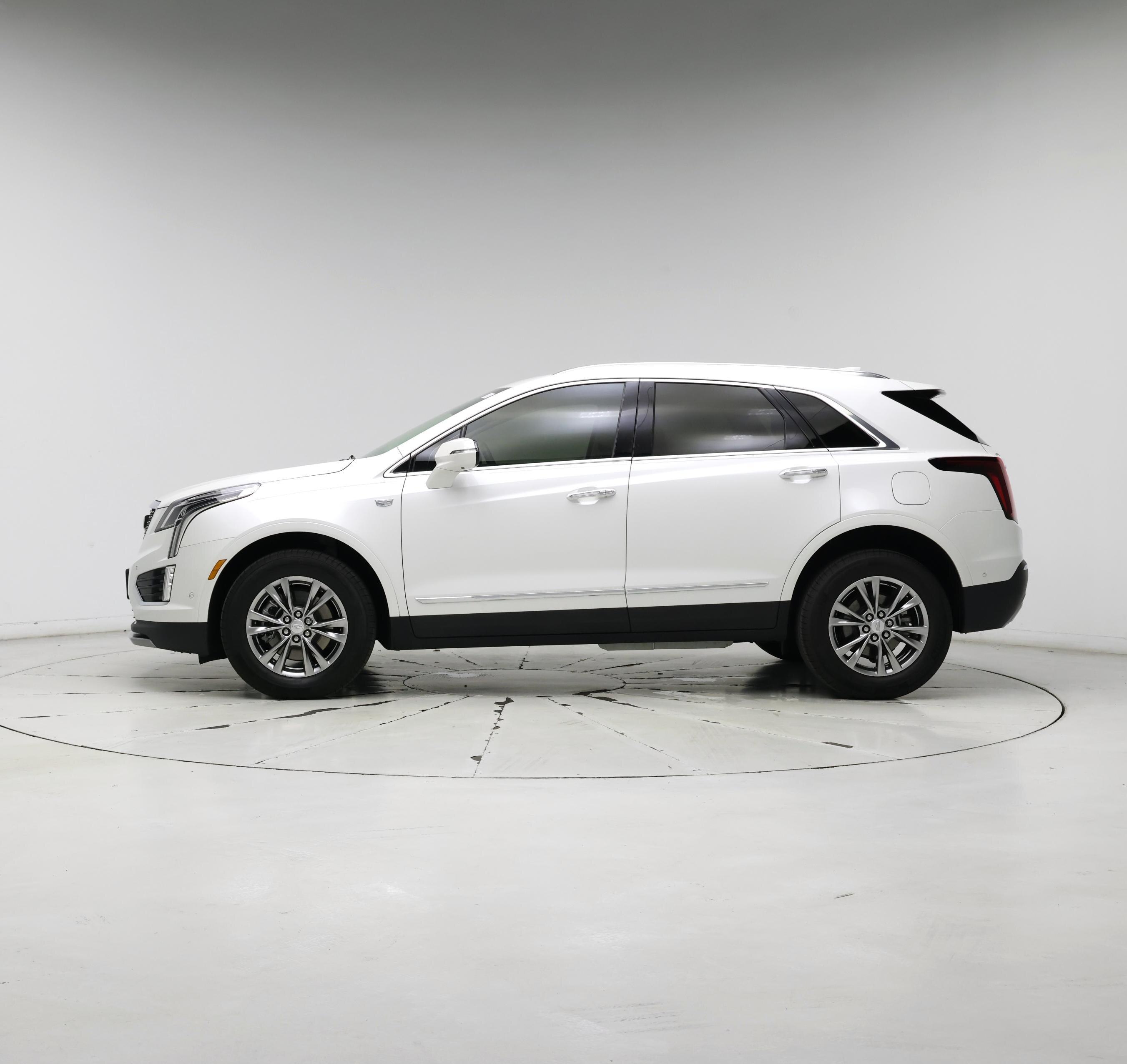 Thumbnail: 2021 Cadillac XT5 - 3