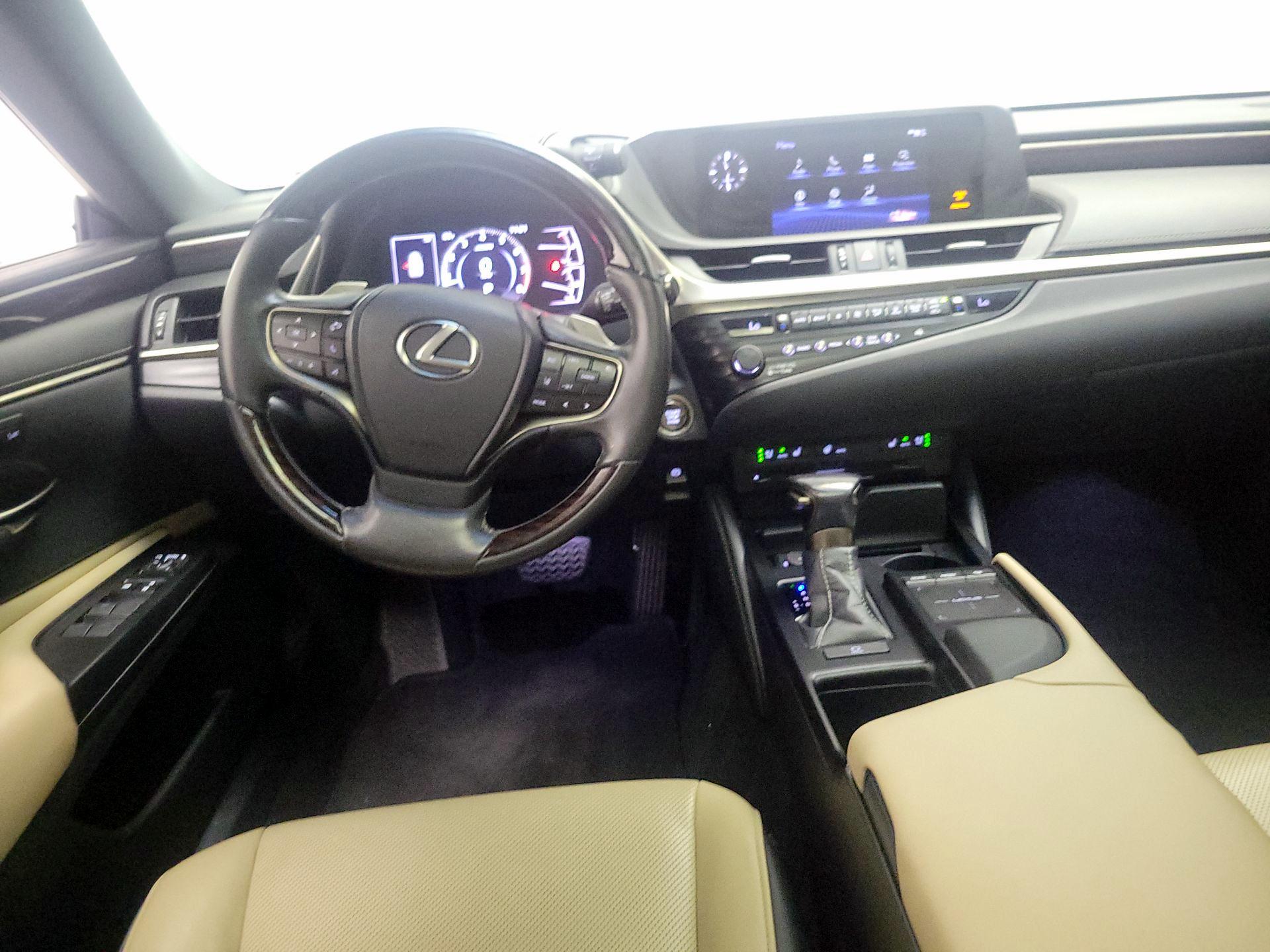 Thumbnail: 2020 Lexus ES - 9