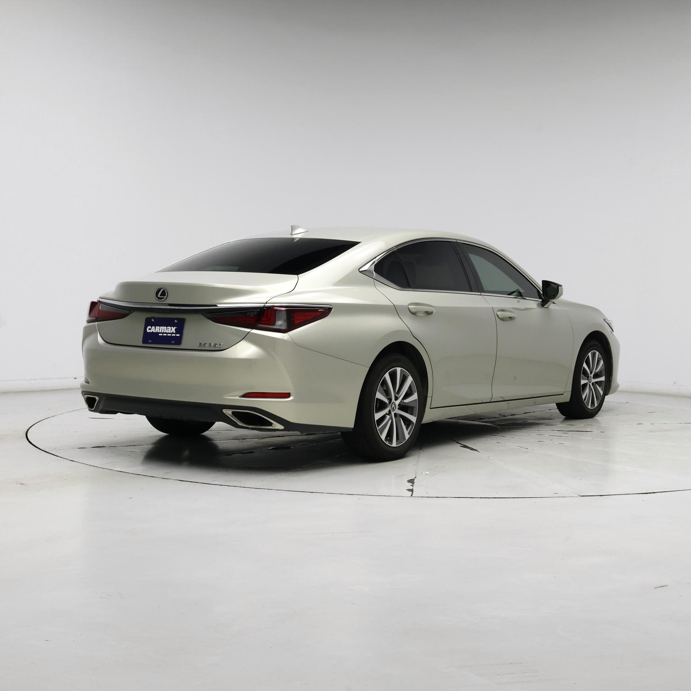 Thumbnail: 2020 Lexus ES - 8
