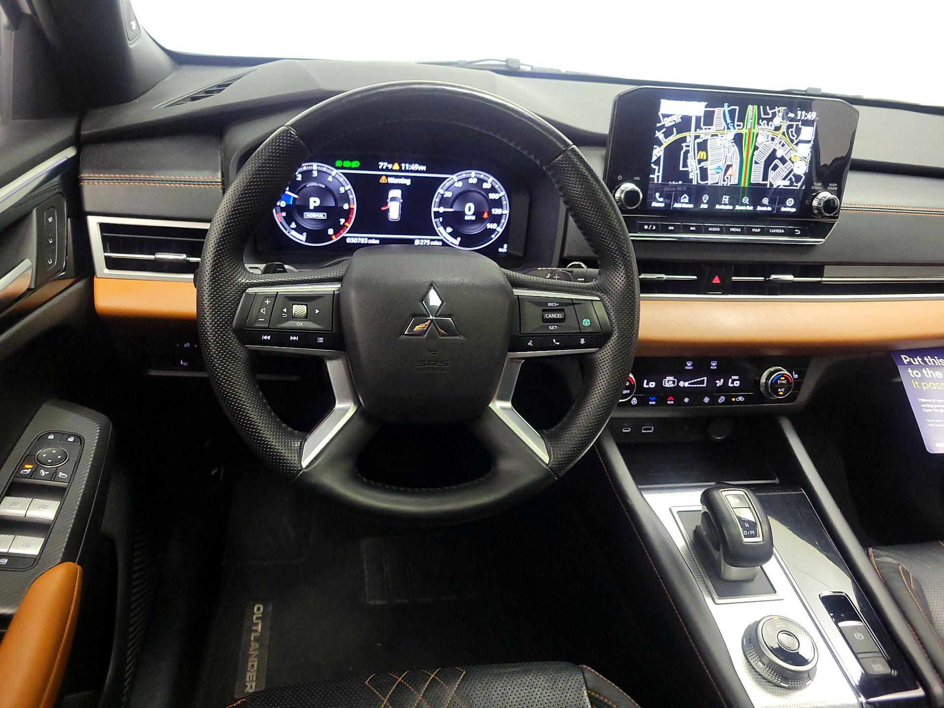 Thumbnail: 2022 Mitsubishi Outlander - 10