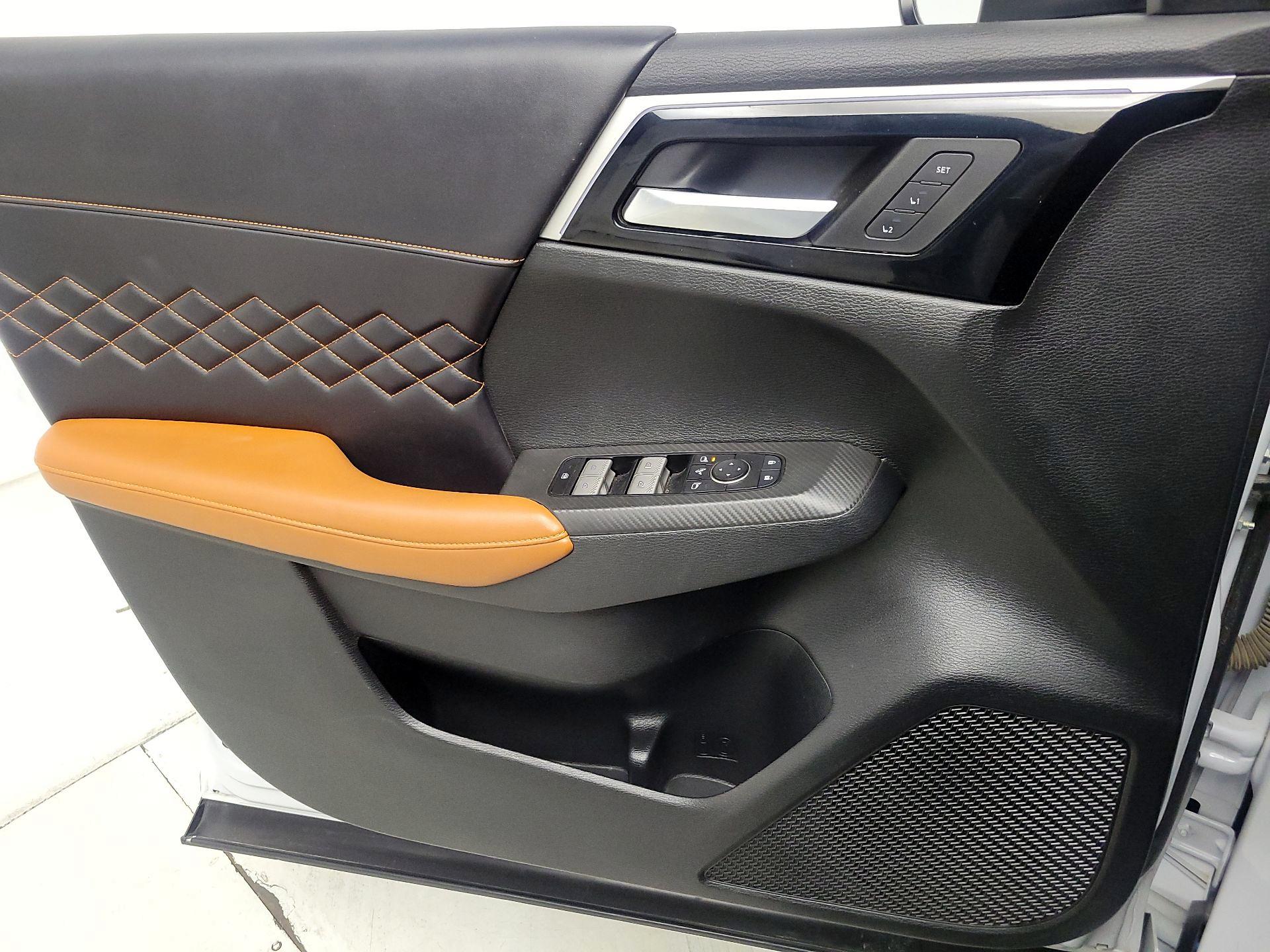 Thumbnail: 2022 Mitsubishi Outlander - 12