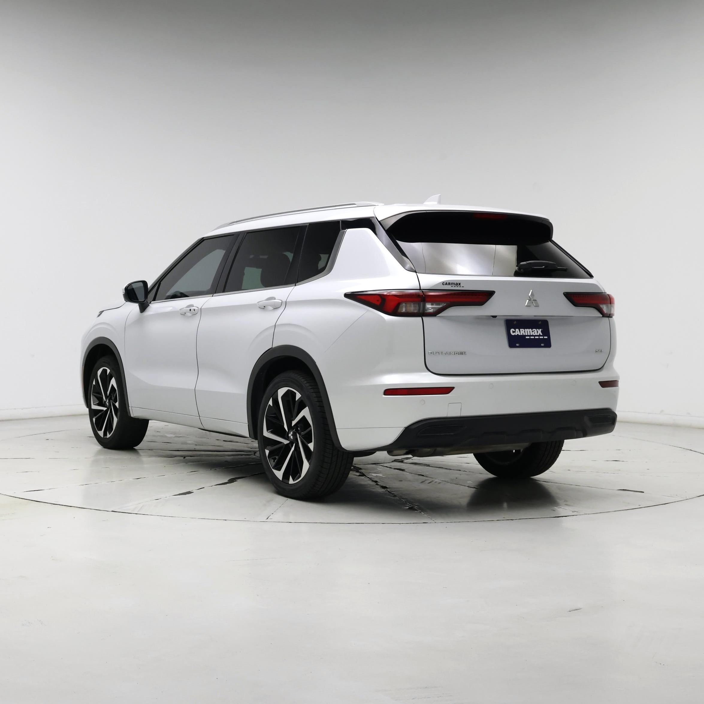 Thumbnail: 2022 Mitsubishi Outlander - 2
