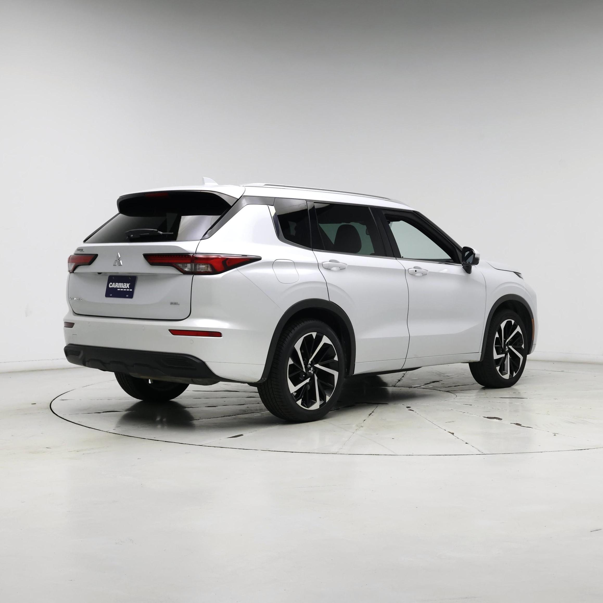 Thumbnail: 2022 Mitsubishi Outlander - 8