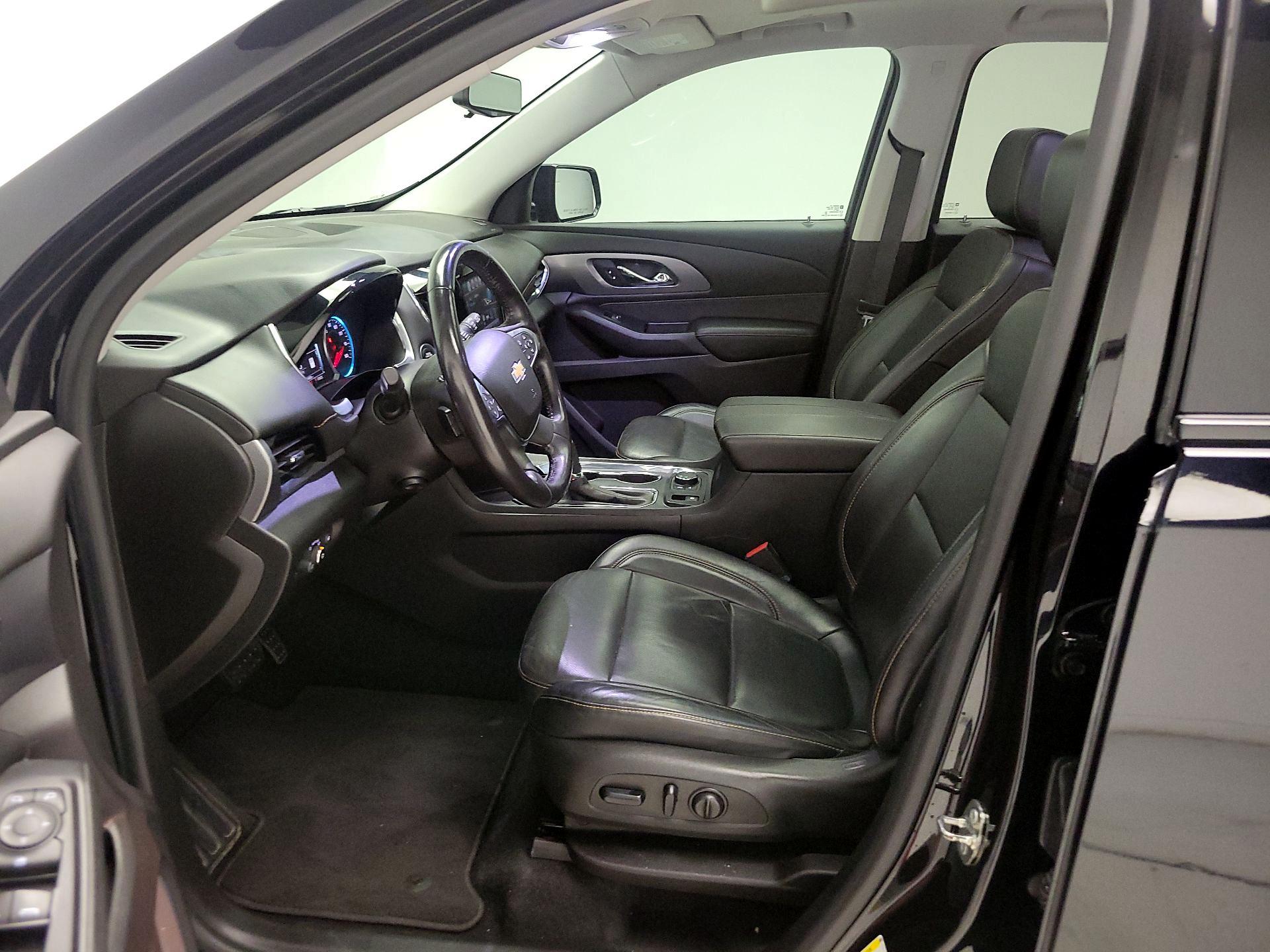 Thumbnail: 2018 Chevrolet Traverse - 11