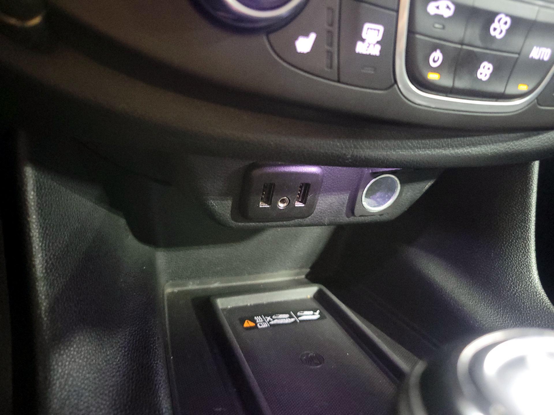 Thumbnail: 2018 Chevrolet Traverse - 18