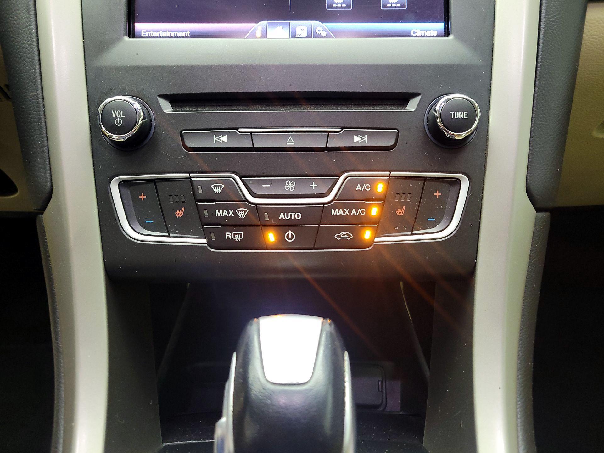 Thumbnail: 2016 Ford Fusion - 16