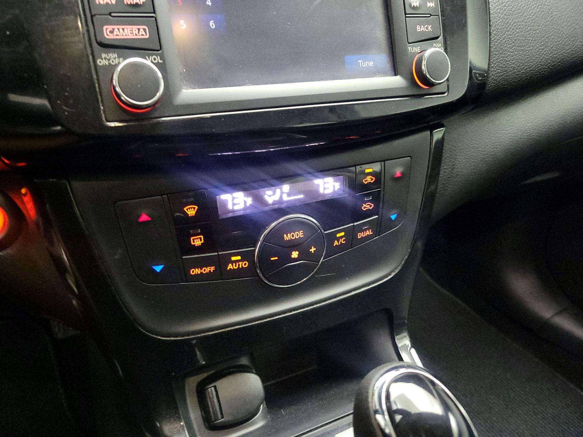 Thumbnail: 2018 Nissan Sentra - 17