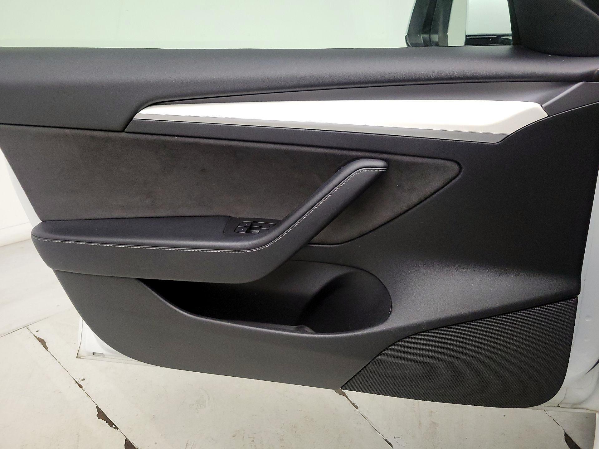 Thumbnail: 2021 Tesla Model 3 - 12