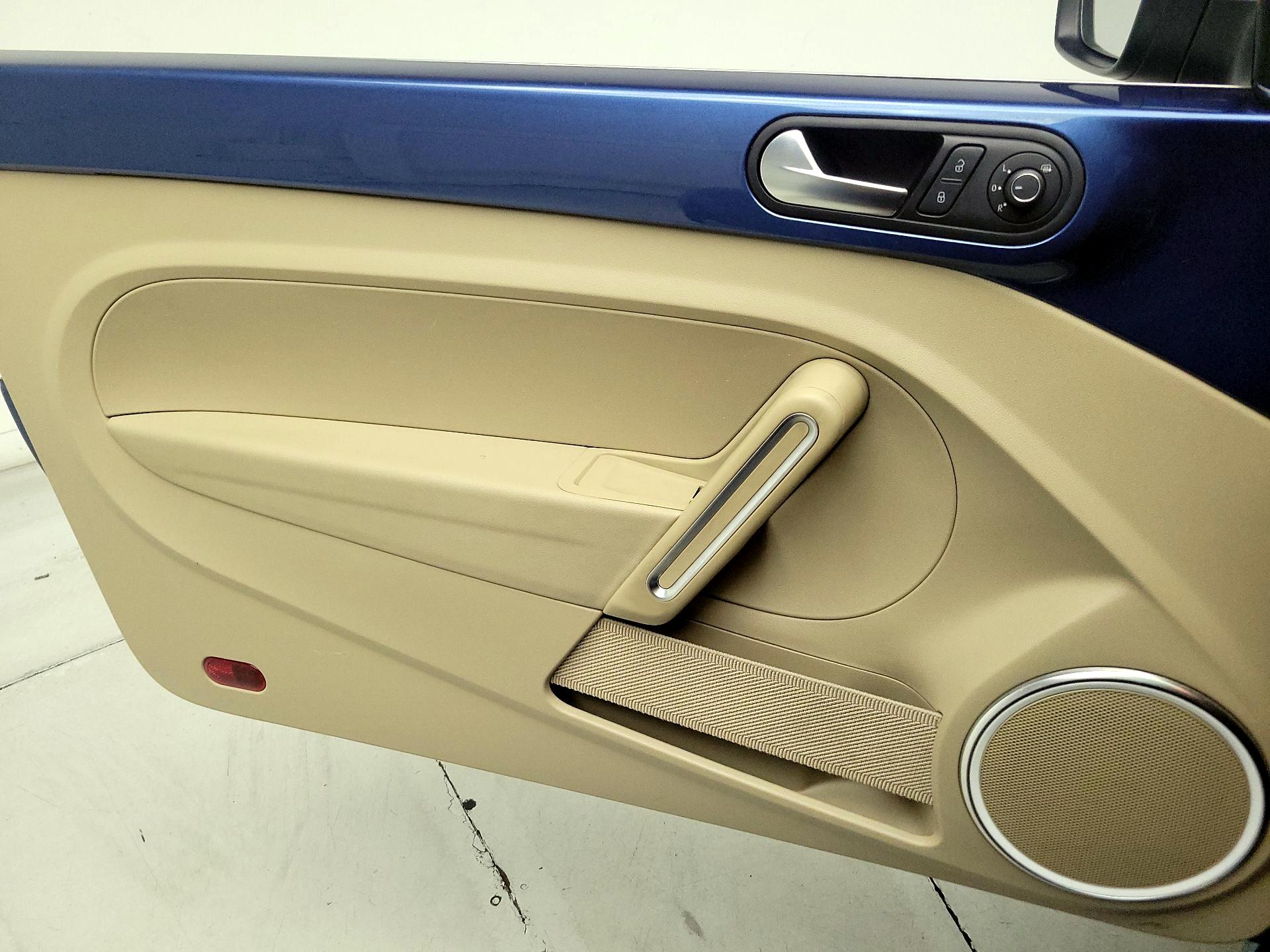 Thumbnail: 2019 Volkswagen Beetle - 12