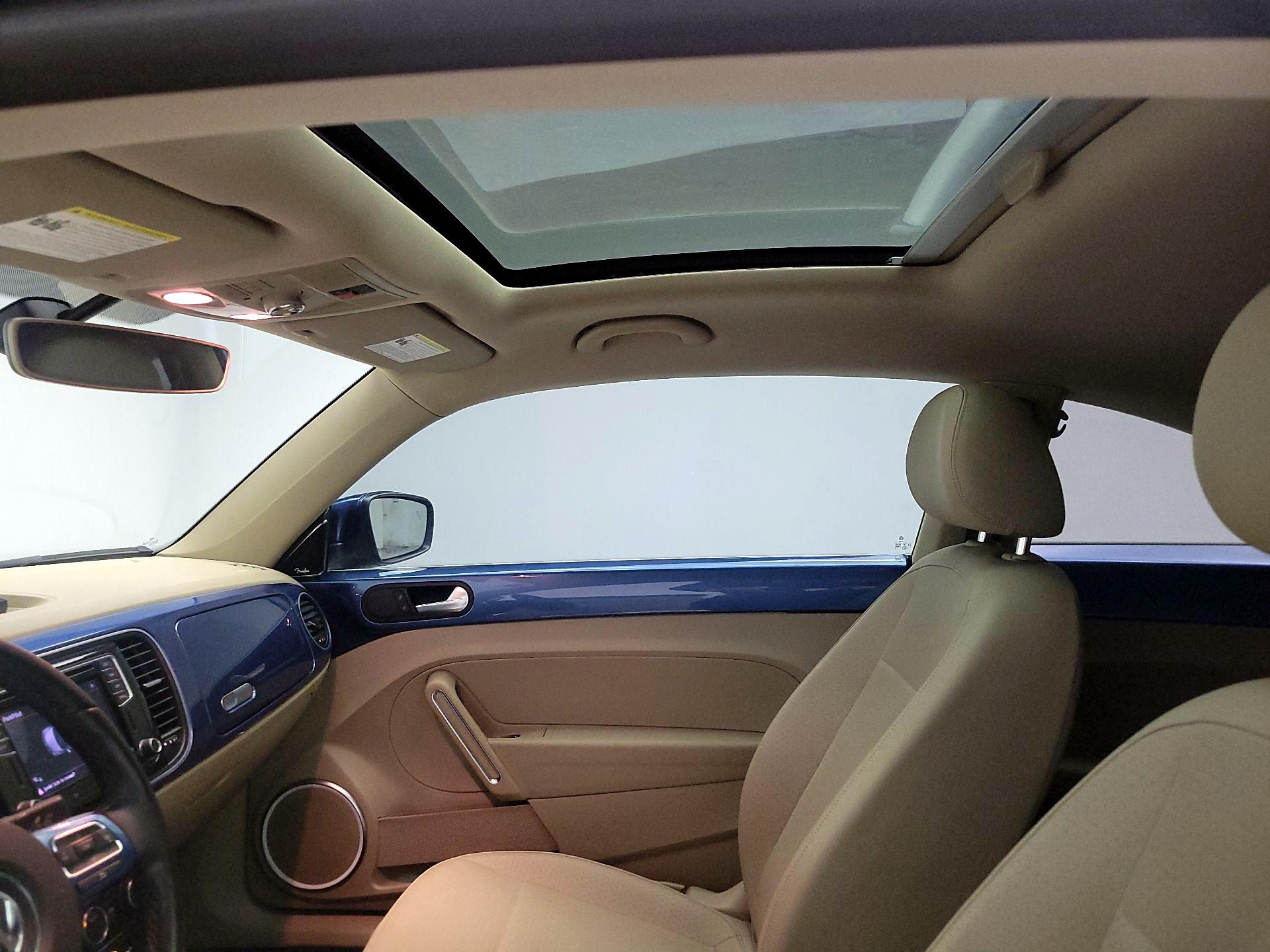 Thumbnail: 2019 Volkswagen Beetle - 18